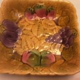 Plat creux faience sarreguemines barbotine fruits
