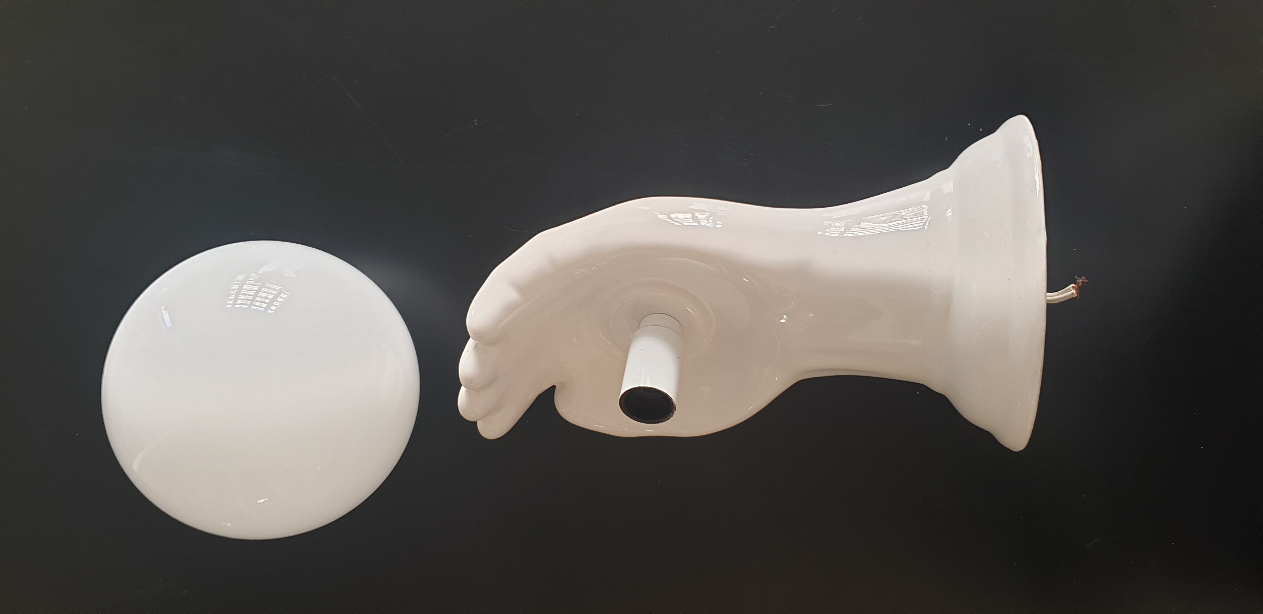 Hand-shaped ceramic and opaline globe, signed delfts wit