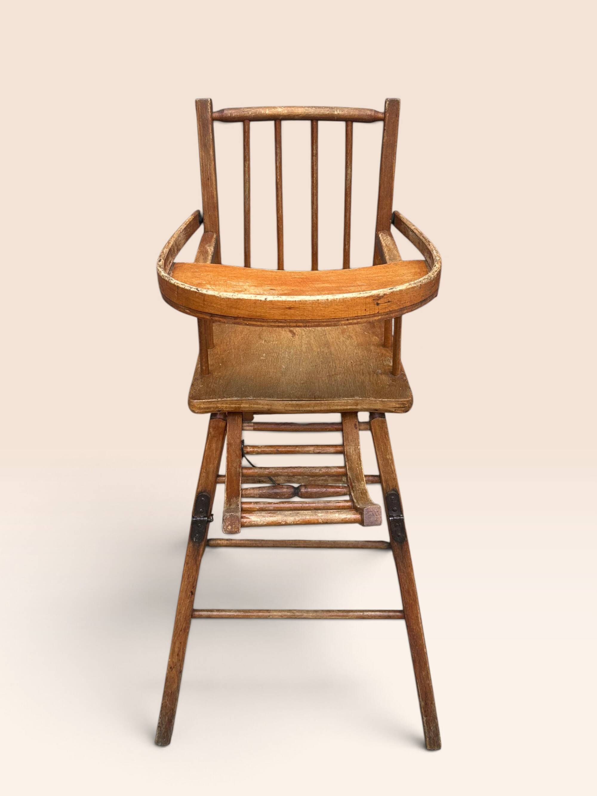 Chaise haute pour enfant en bois courbé