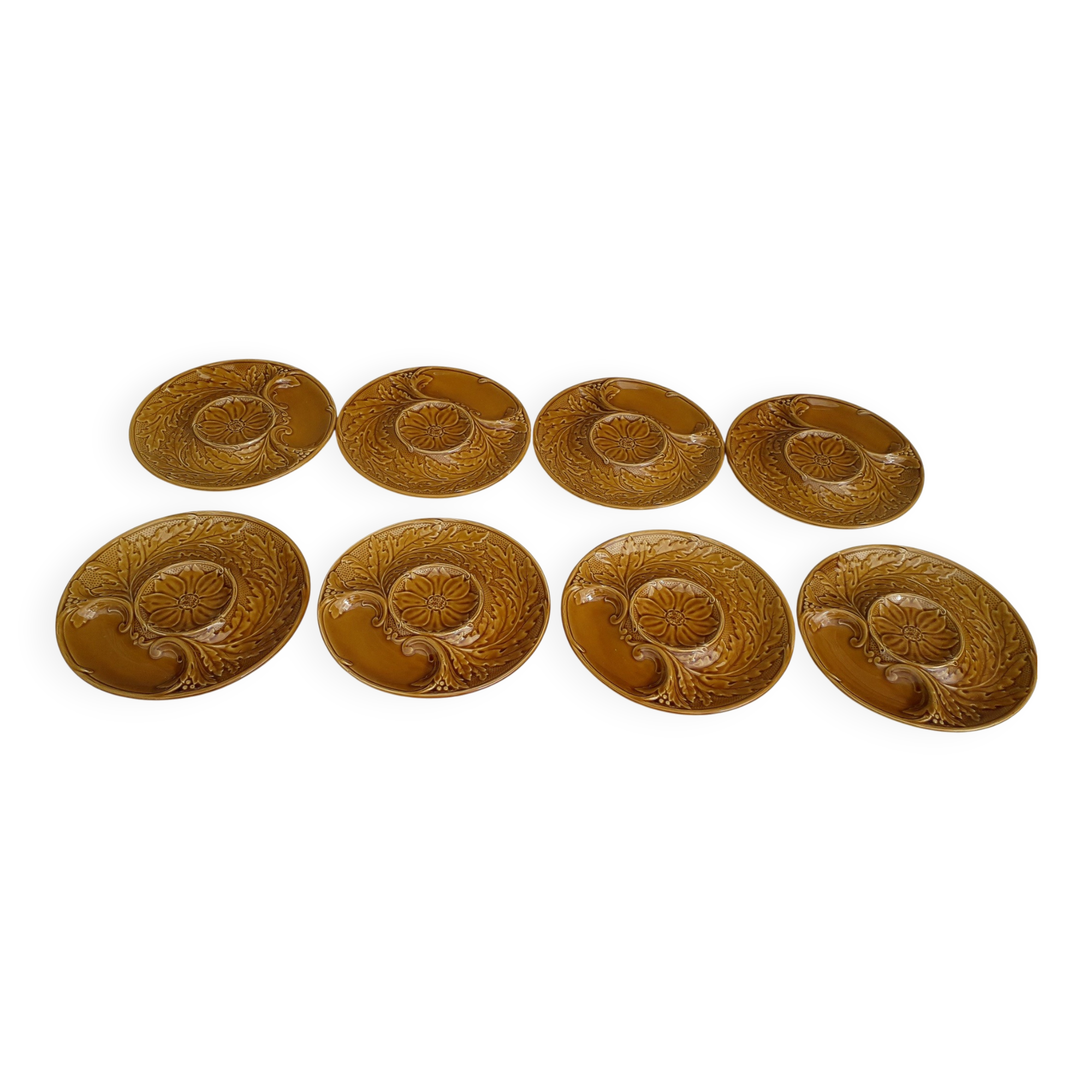 8 artichoke plates in earthenware