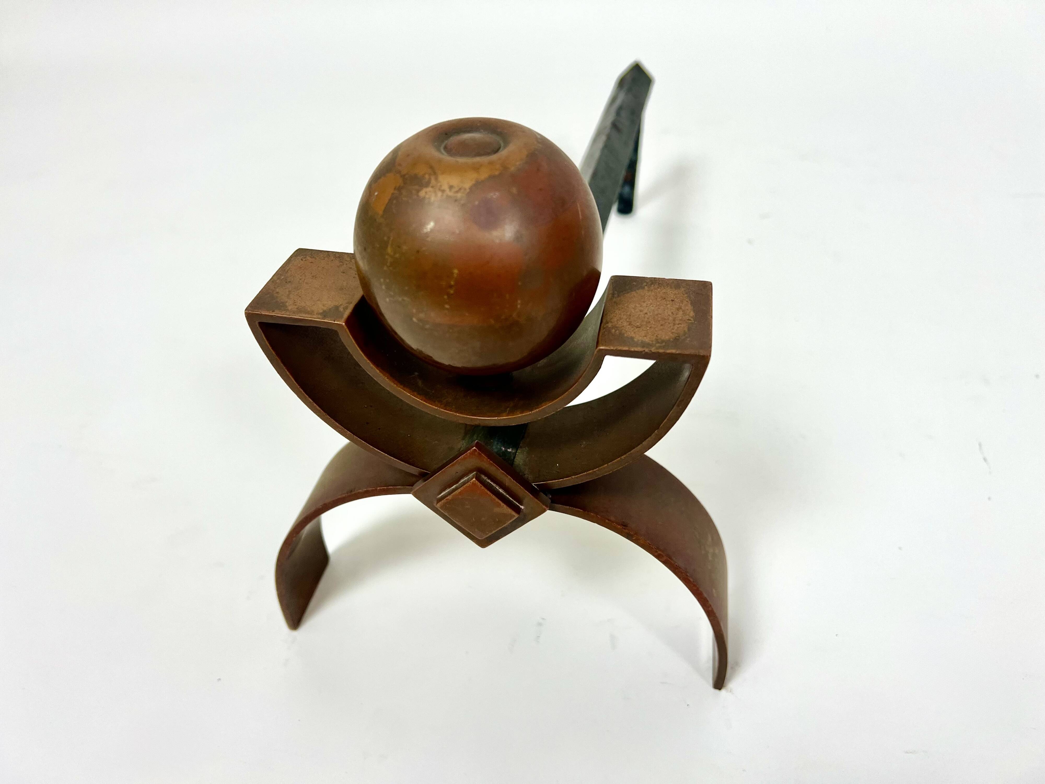 Paire de chenets Art Déco pour cheminée, en cuivre et fer, vers 1920