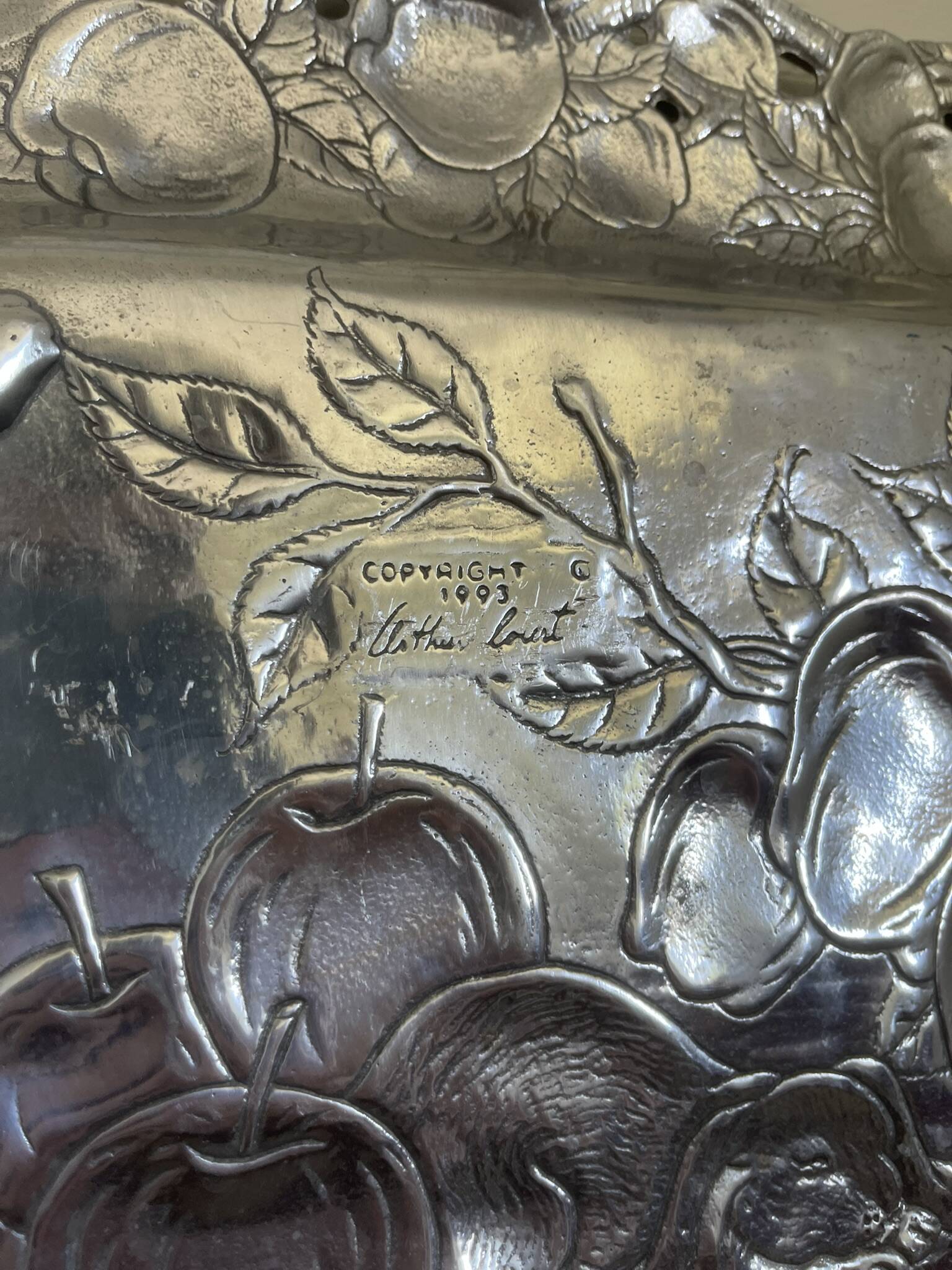 Vintage Arthur Court Designer Apple Bunnies Metal 1993 4