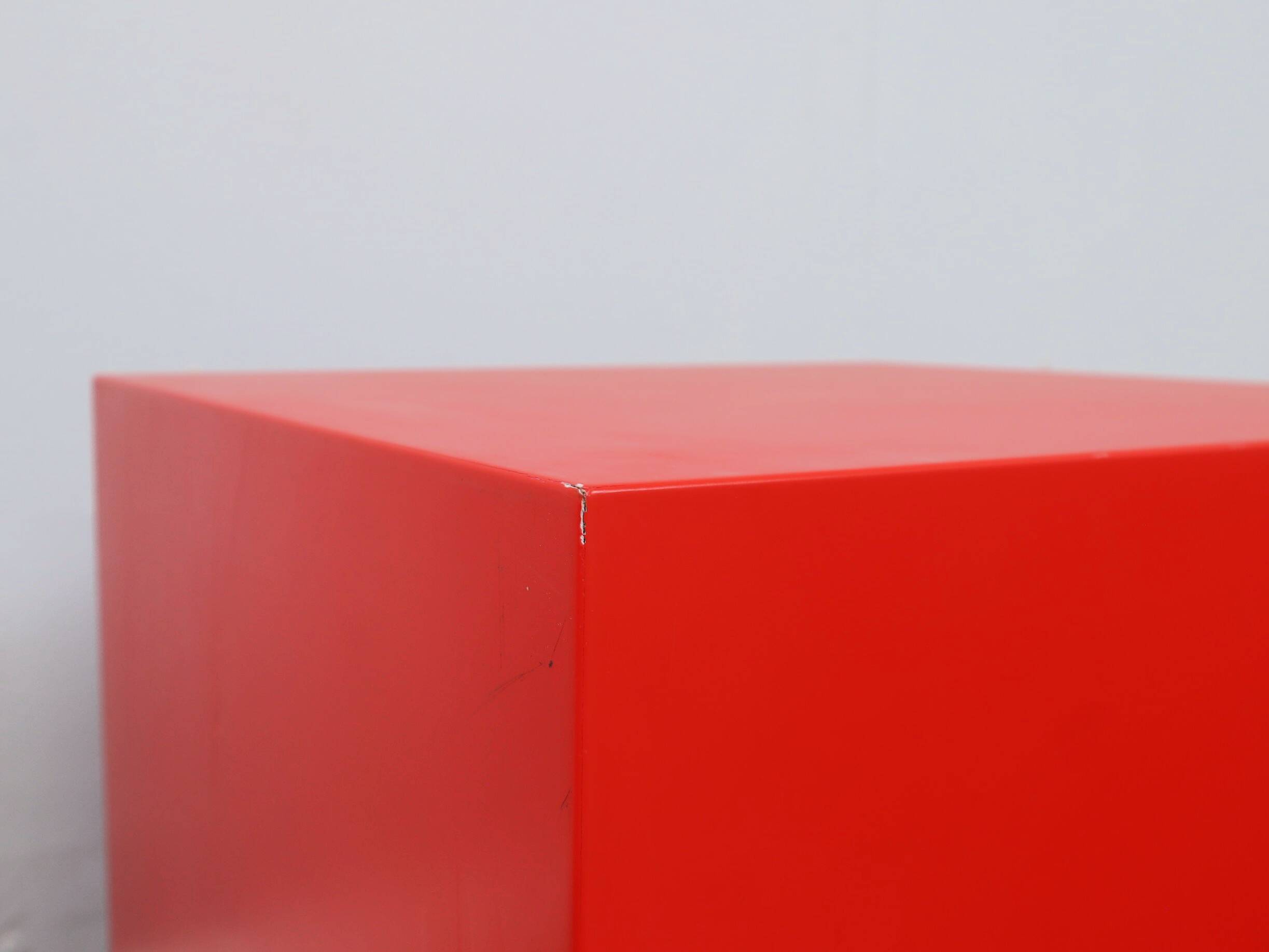 Tabourets/tables d'appoint cubes en fibre de verre italiens des années 1960, lot de 3