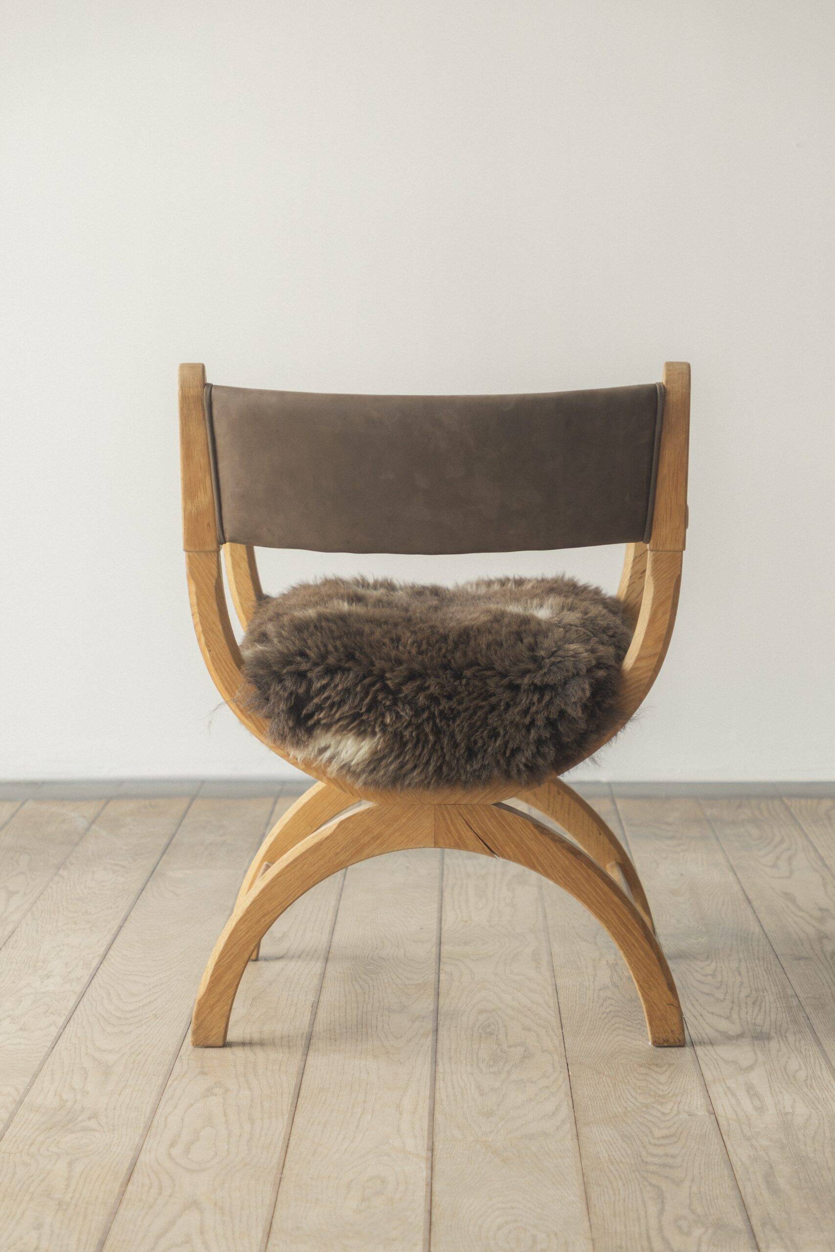Henning Kjærnulf kurul, dining chair (pair)
