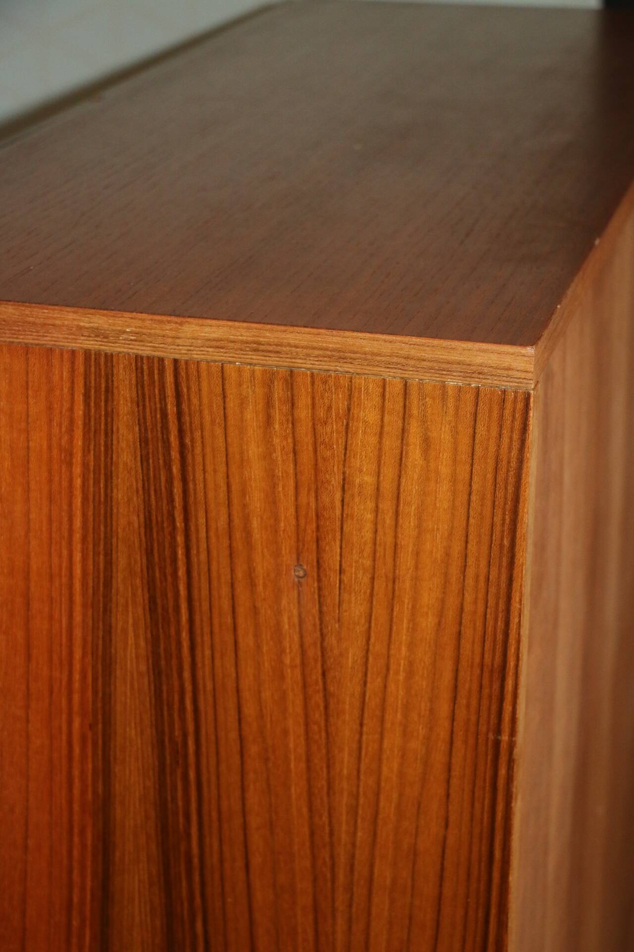 Omnia sideboard with 2 doors