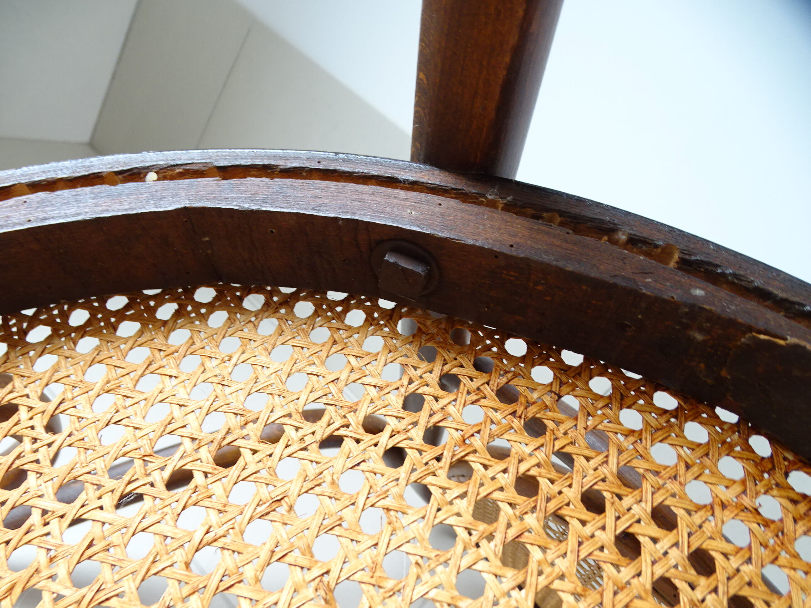 Fauteuil Fischel assise et dossier canné bois courbé