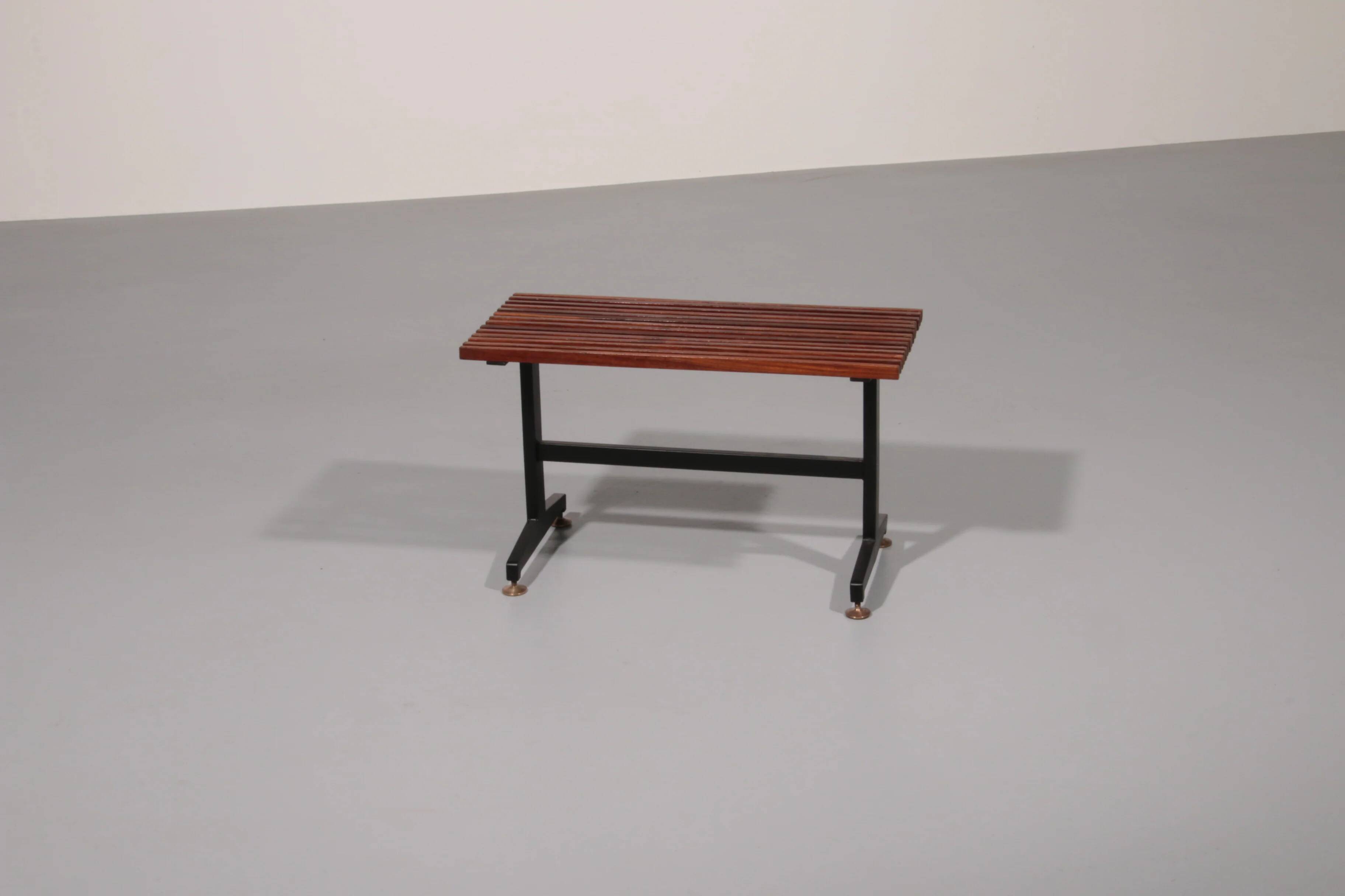 Mid-century Italian bench 1960s with black metal frame, gilded brass legs and solid teak slats