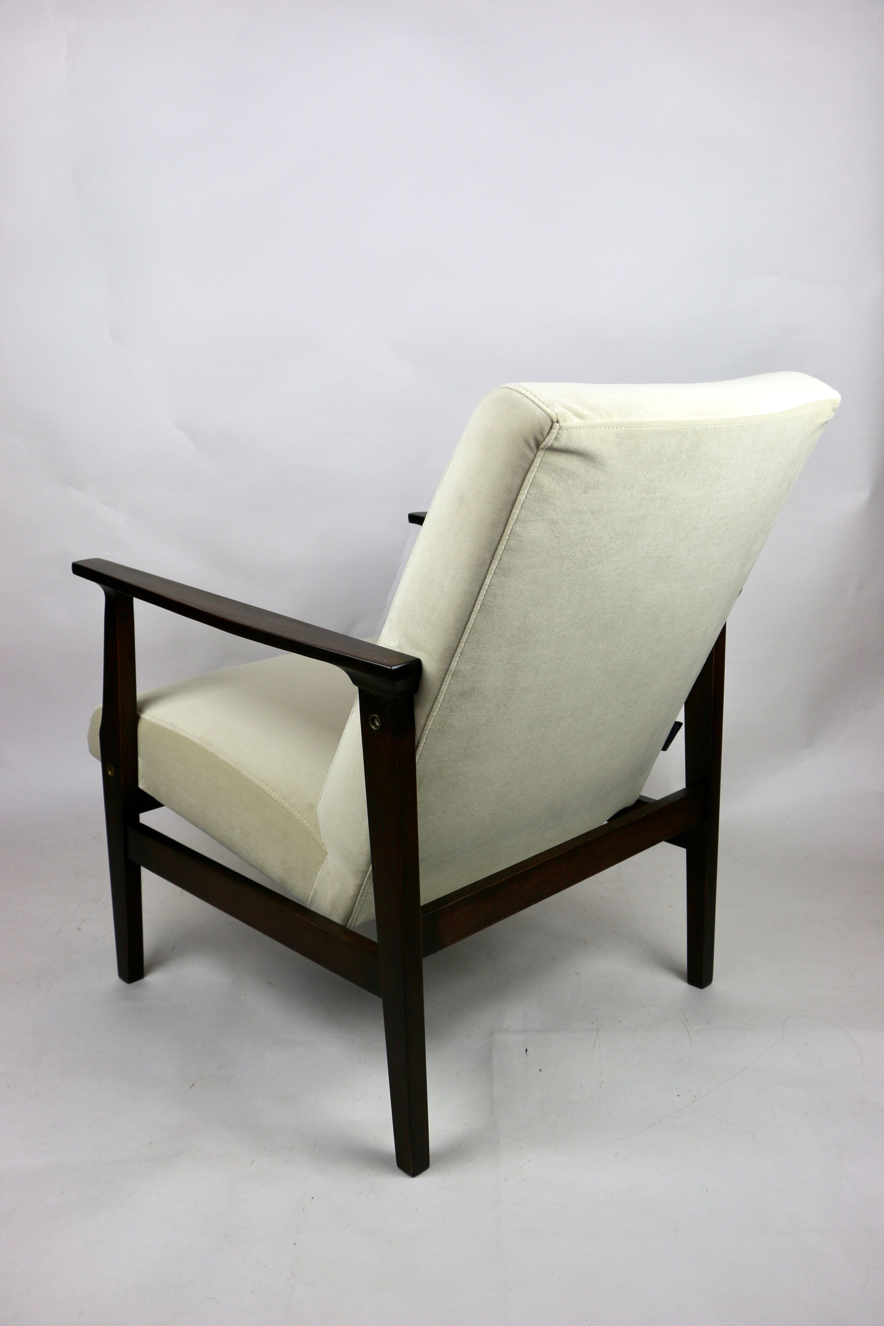 Fauteuil beige velvet années 1970