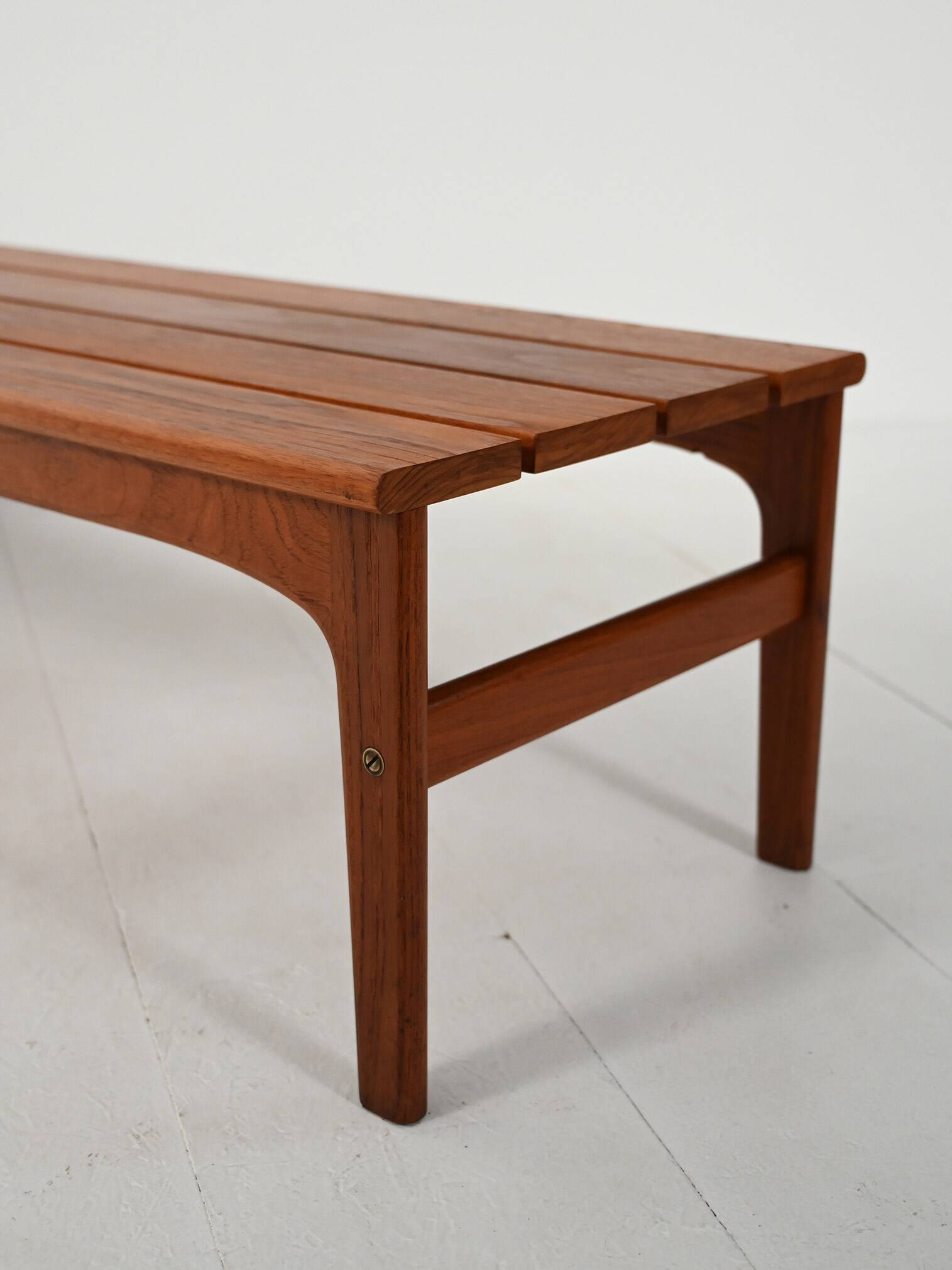 Bench “Kavalkad” by Yngvar Sandström