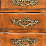 Crossbow-shaped chest of drawers