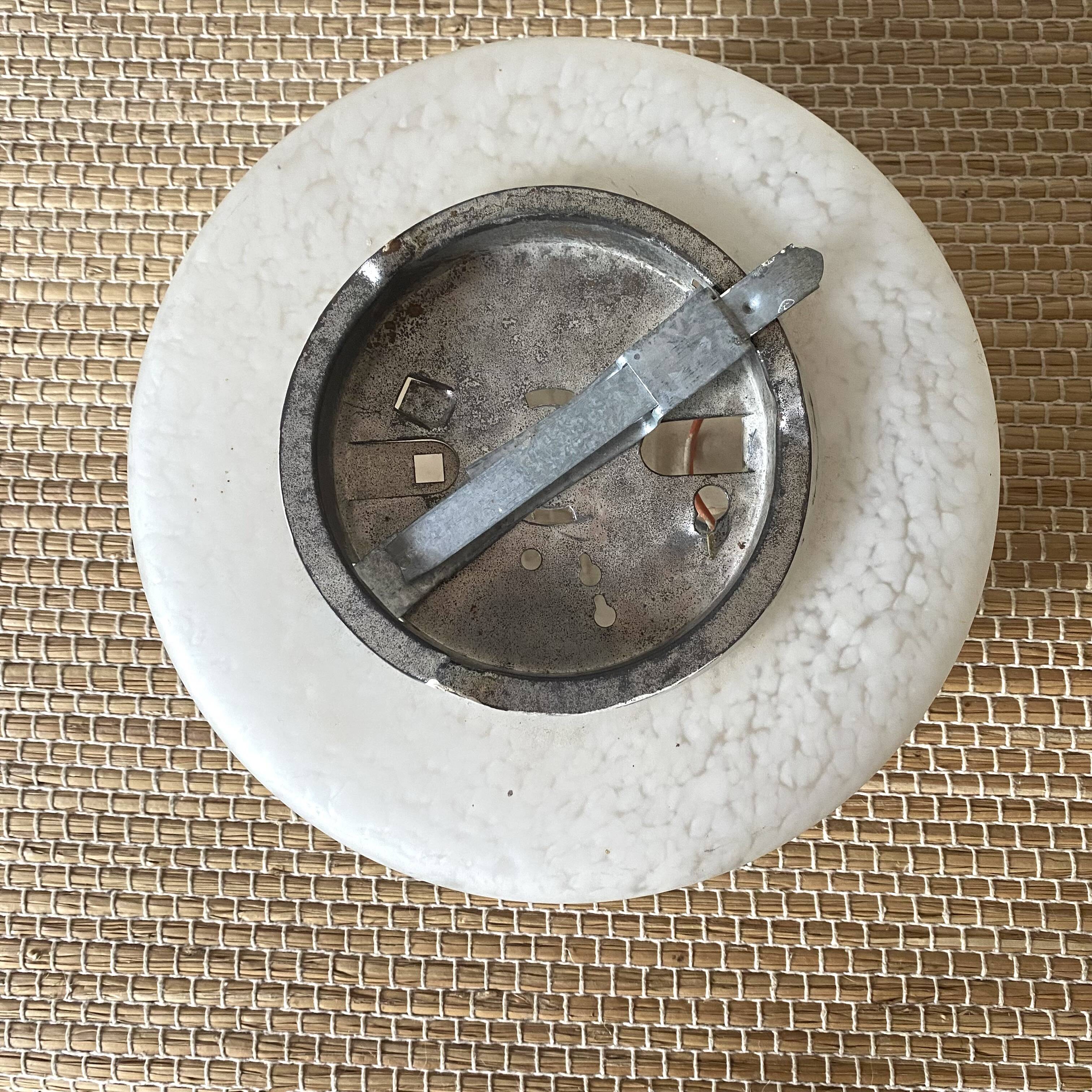 Round ceiling light in frosted clichy glass