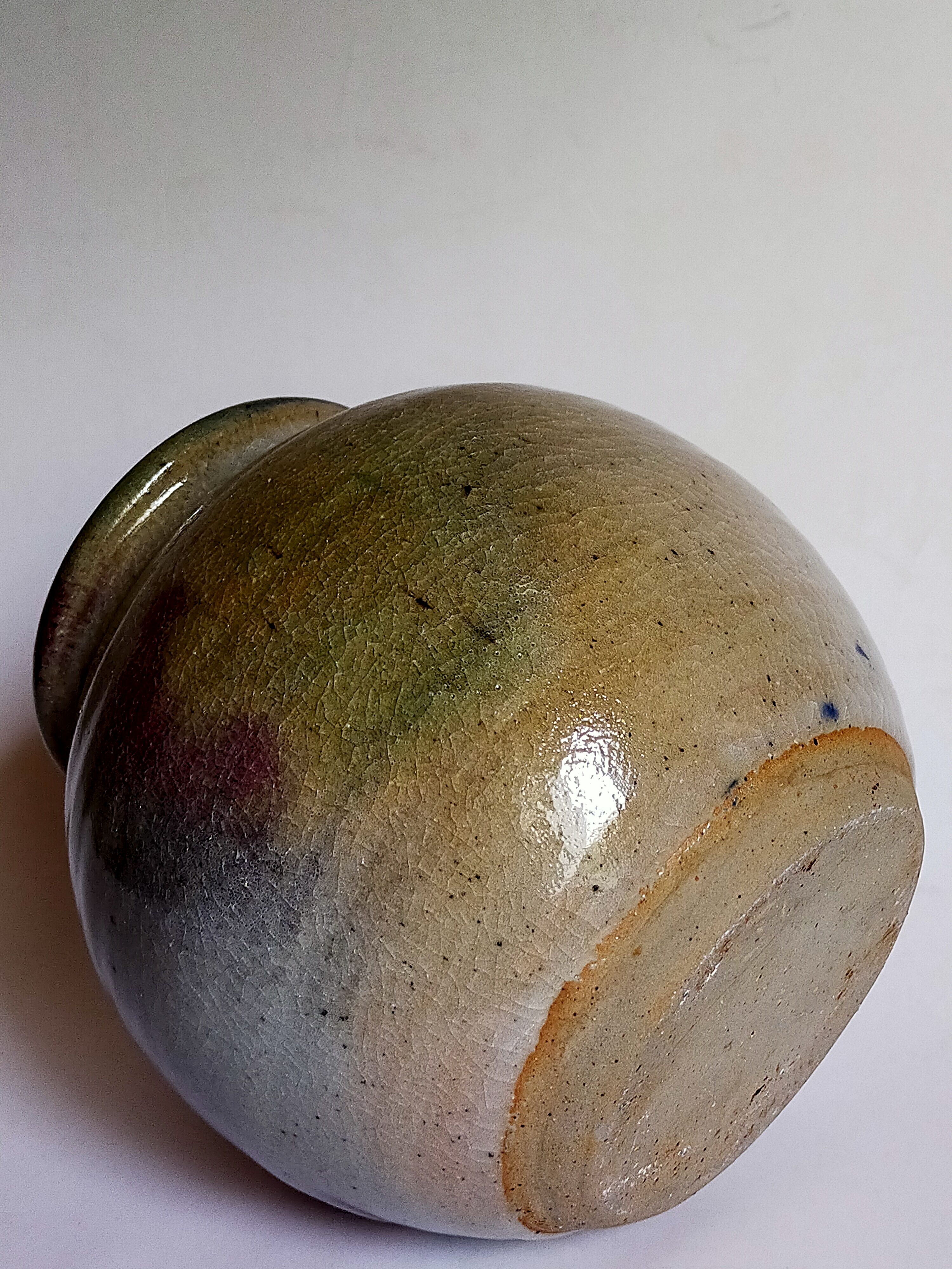 Ball vase in enamel sandstone cracked inside Indigo