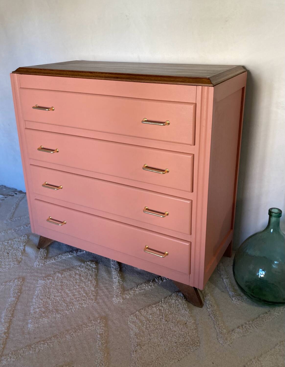 Compass foot chest of drawers