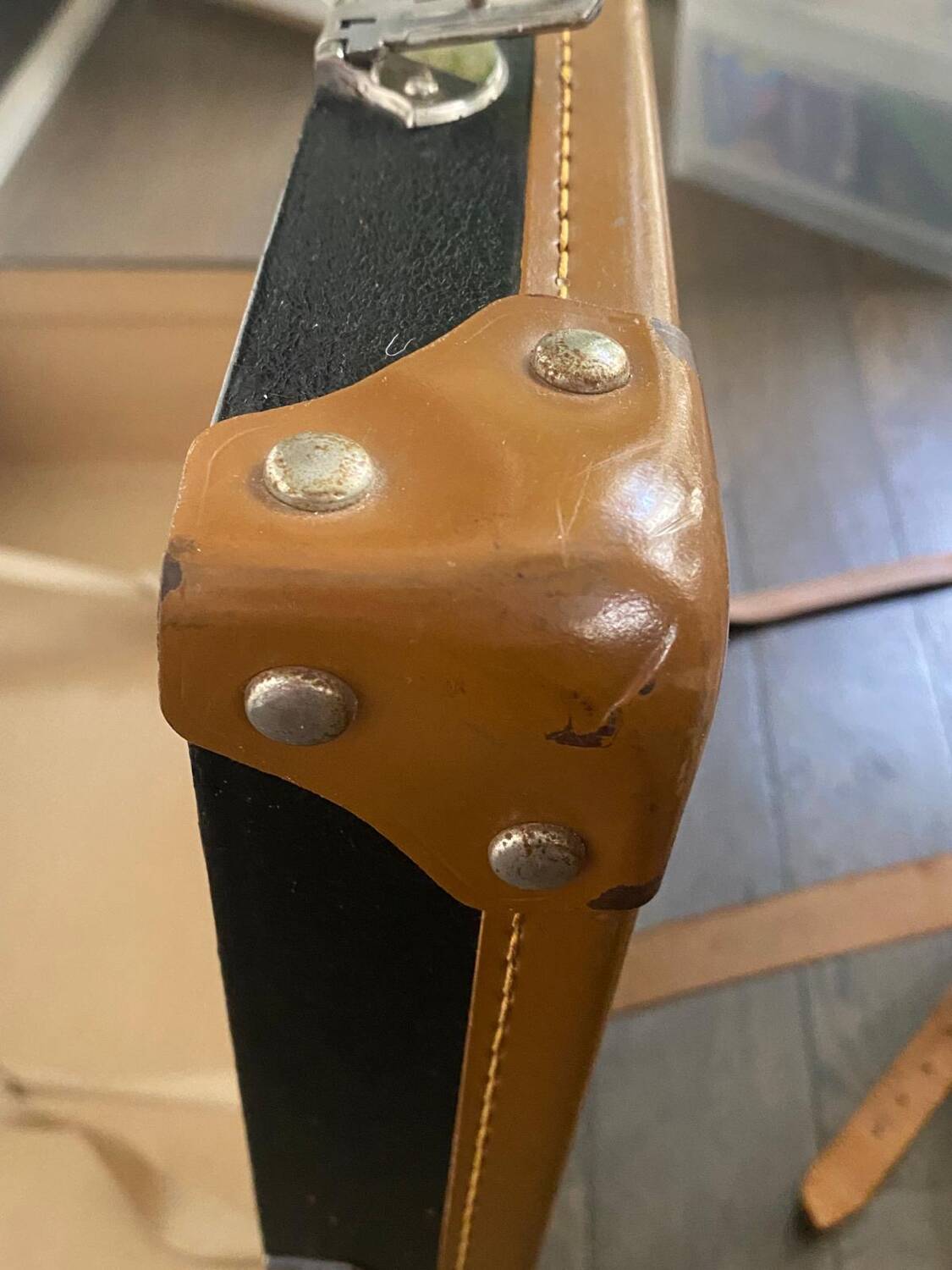 Malle Cabin Mid-Century Fibre Vulcanised / Beige Leather / Metal