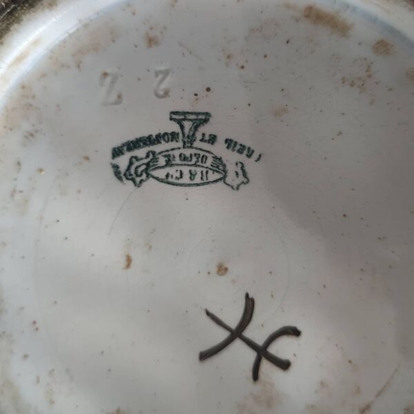 Cache pot en faïence de Creil Montereau