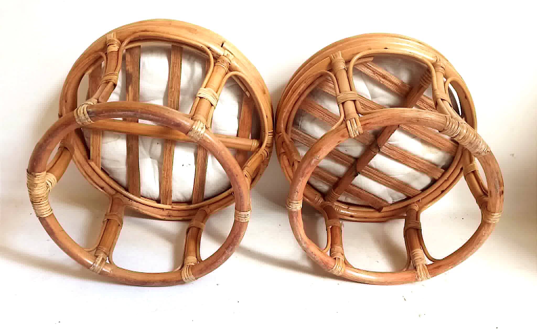 Pair of poufs from the 70s, diameter 44.8 cm.