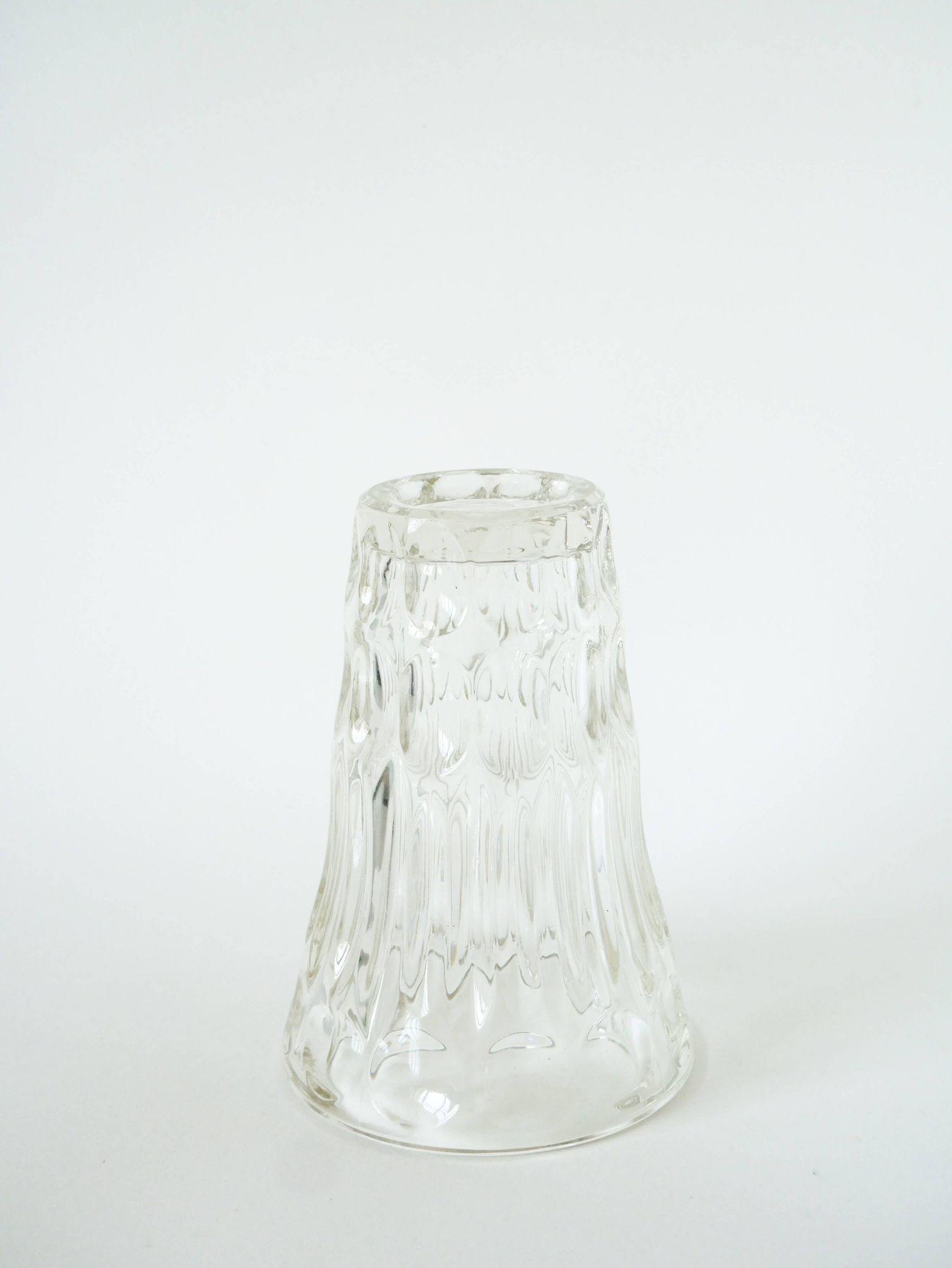 Large molded glass vase, Art Deco, 1930 - 20 x 13 cm