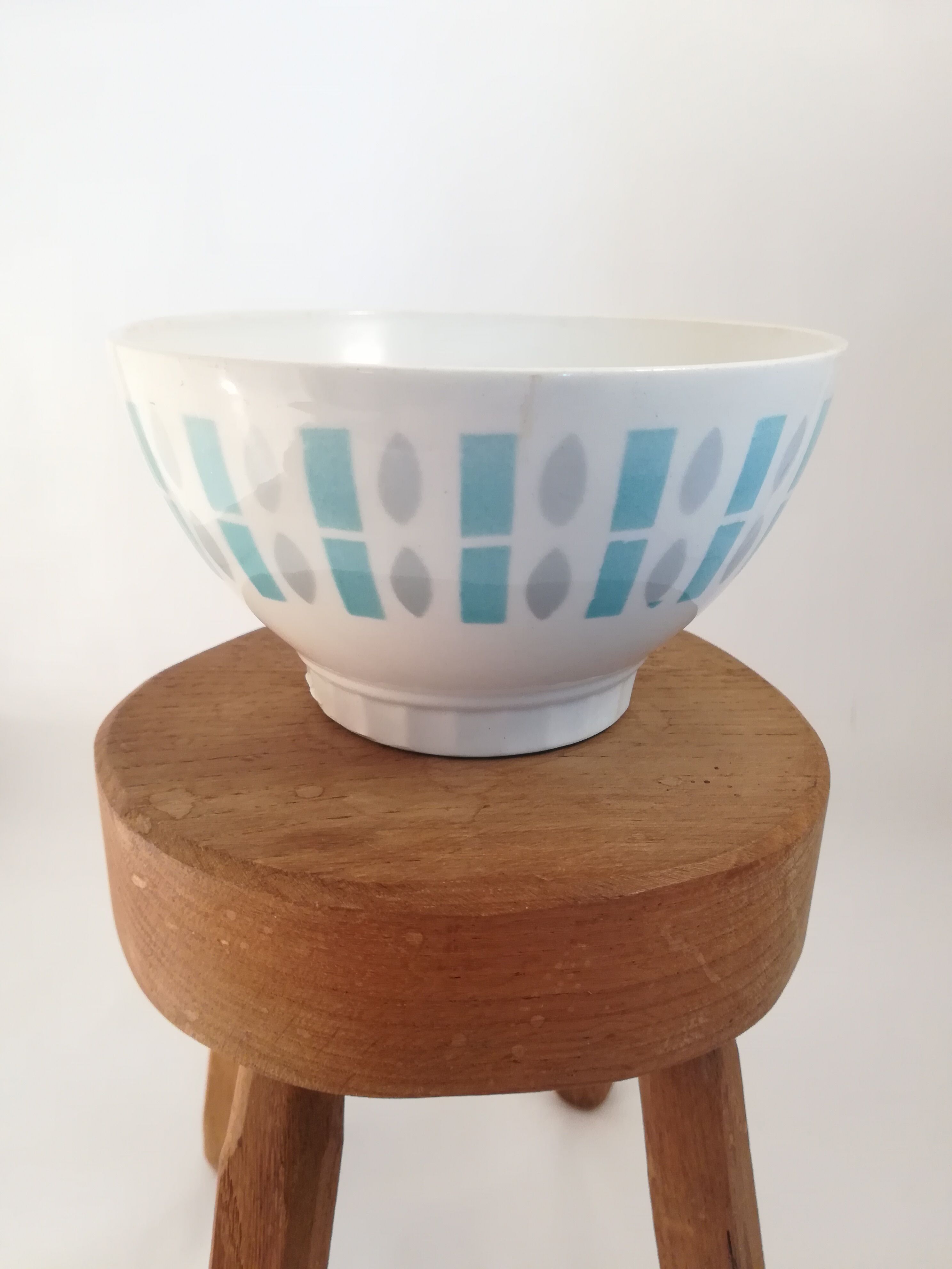 Set of 5 vintage bowls