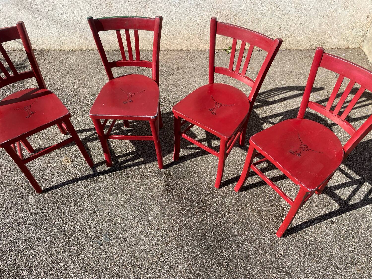 Set of 4 painted luterma bistro chairs