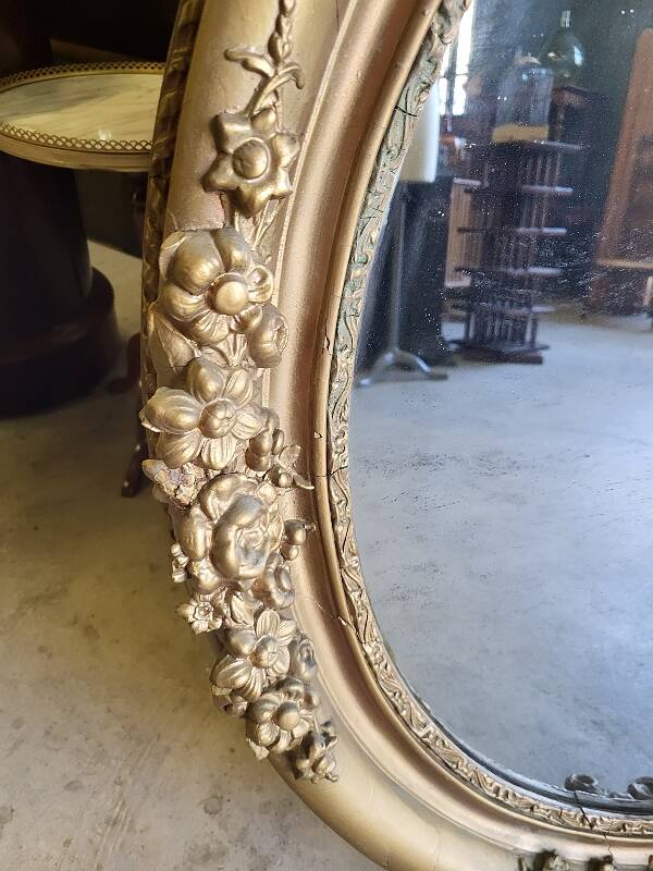 Oval gilt medallion mirror no. 54