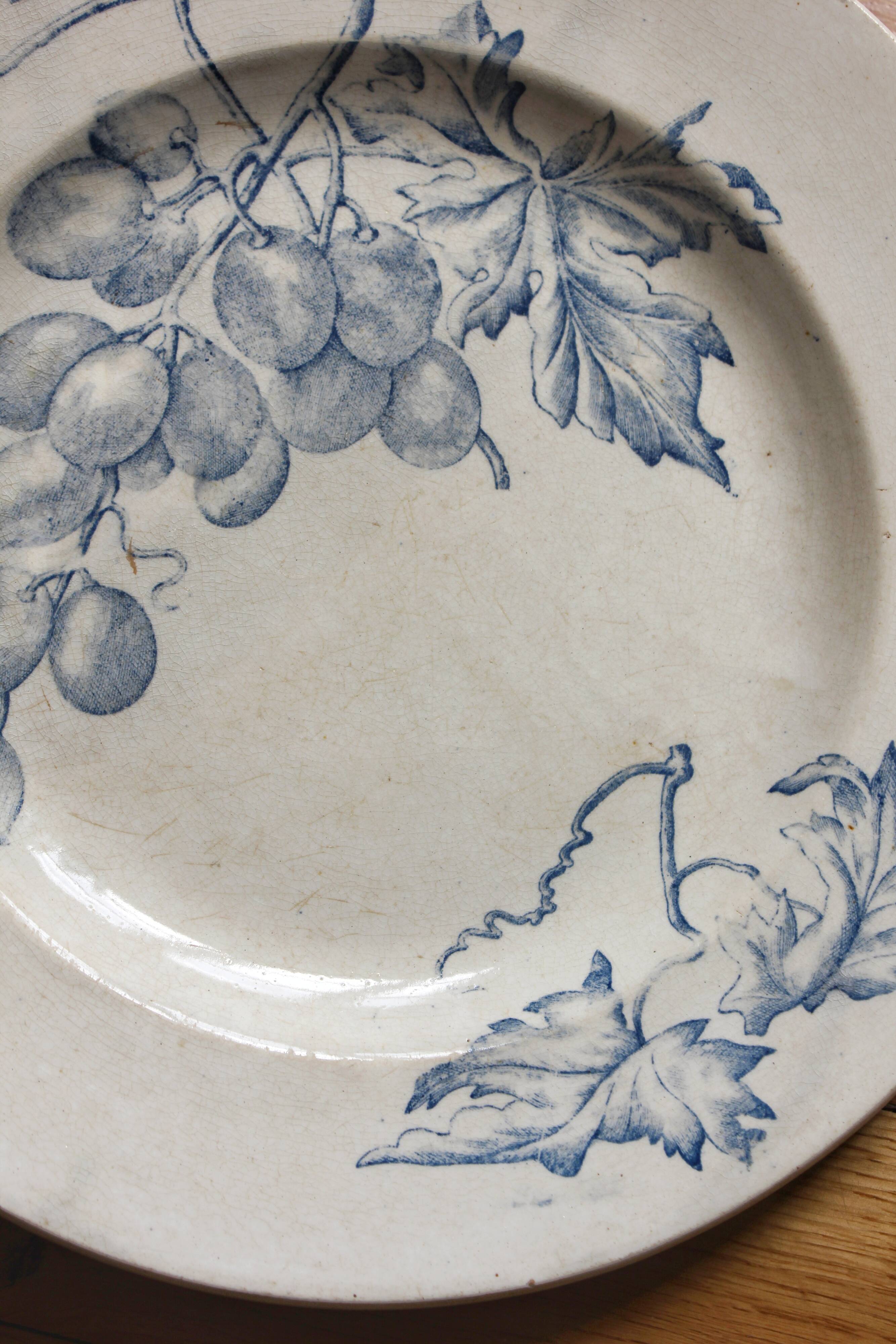 Round ironstone dish decorated with vines and grapes, late 19th-early 20th century