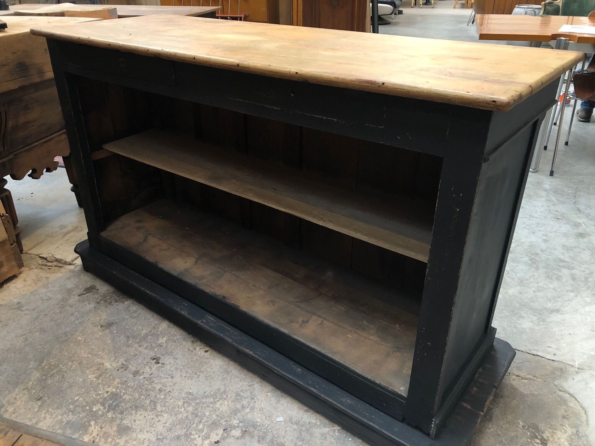 Former skidded trading post