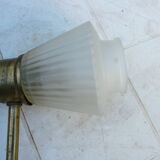 Articulated desk lamp