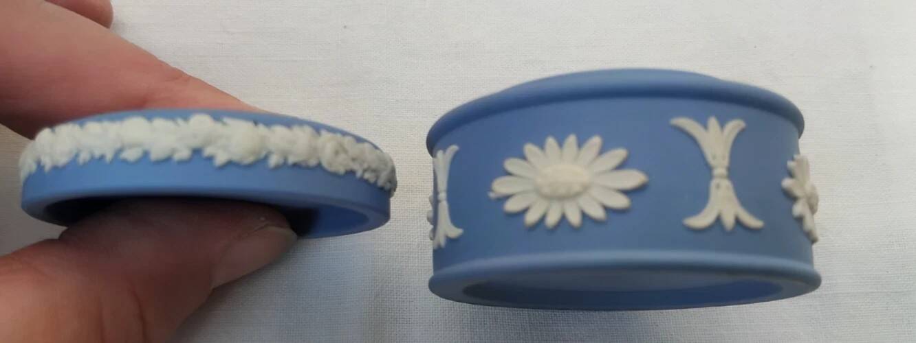 Collection - Set of 4 Decorative Pieces in Wedgwood Jasper