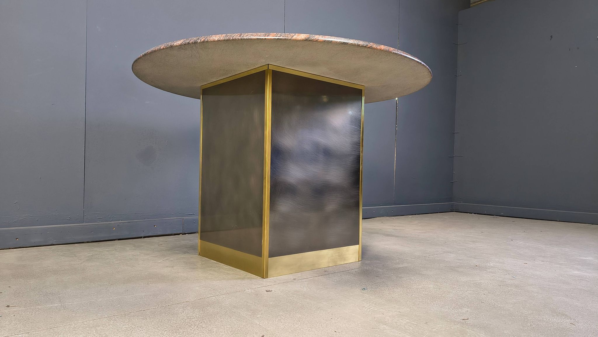 Table centrale en granit et laiton de Belgochrom, années 1970