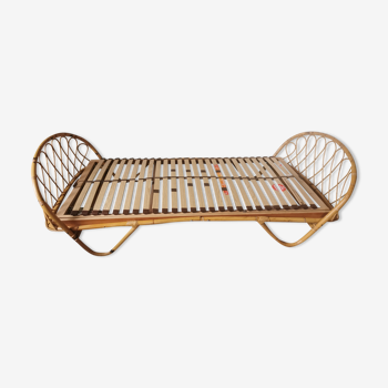 Rattan bed