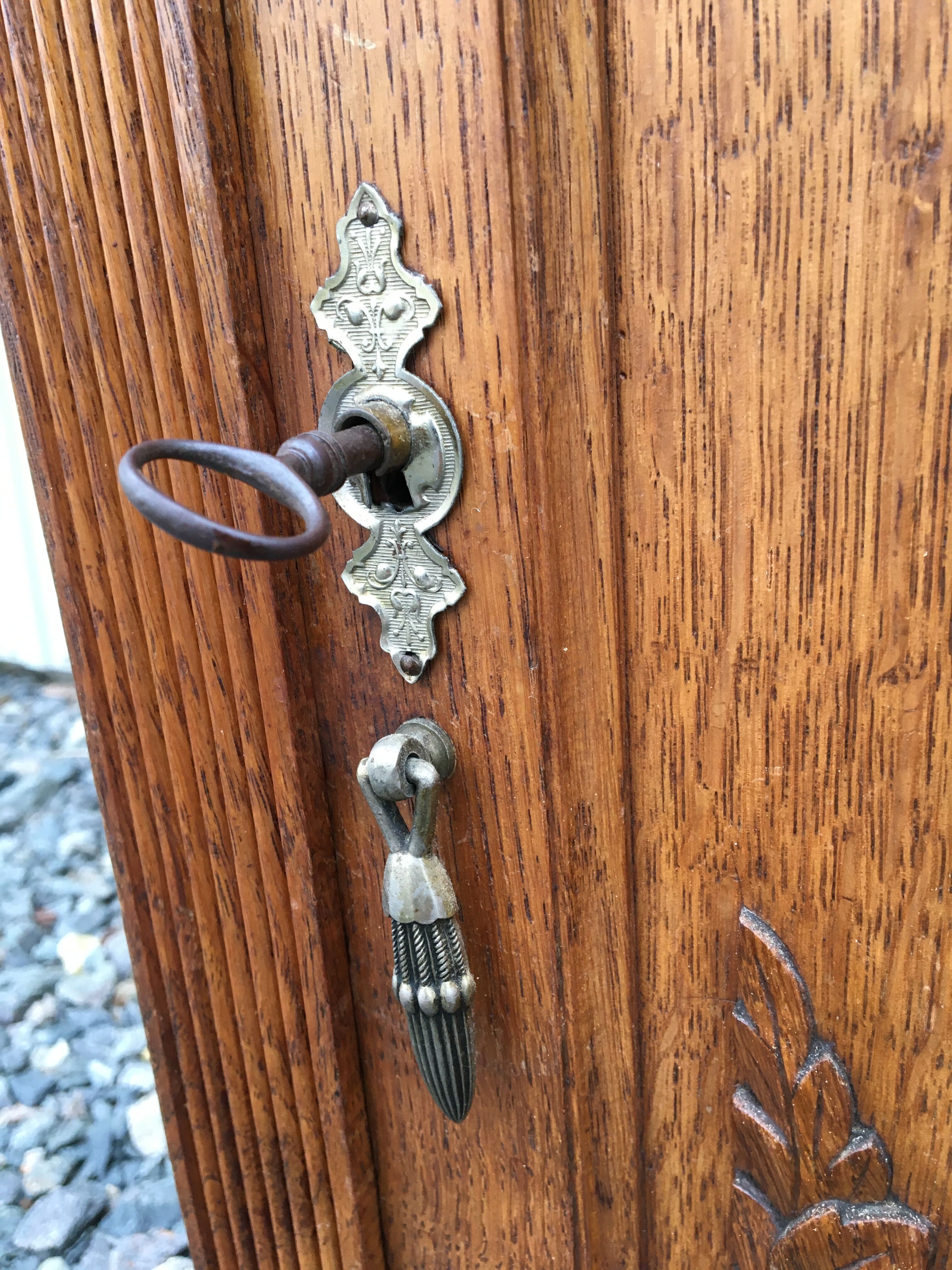 Showcase cabinet from 1920