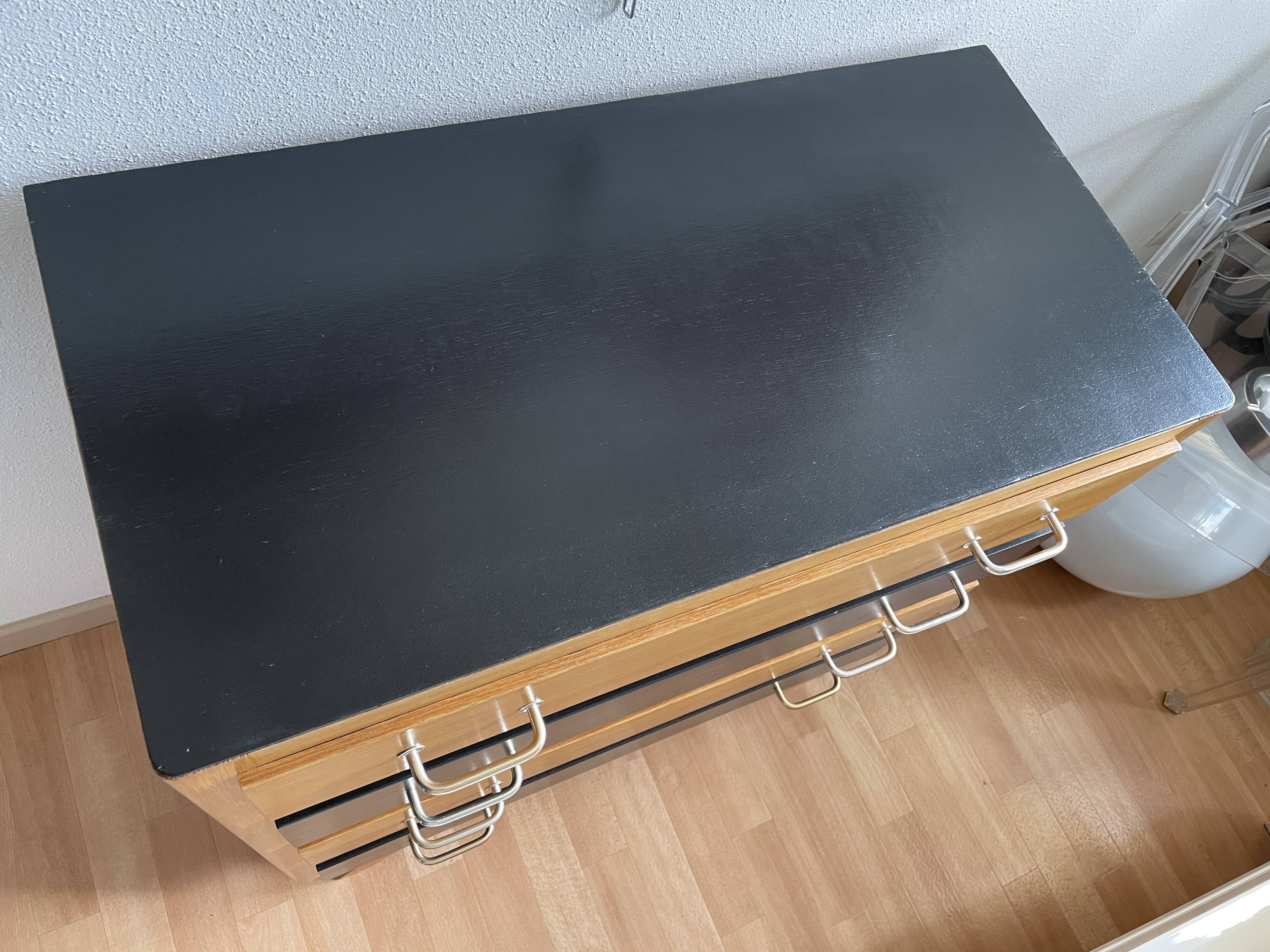 Chest of drawers 50s, compass feet