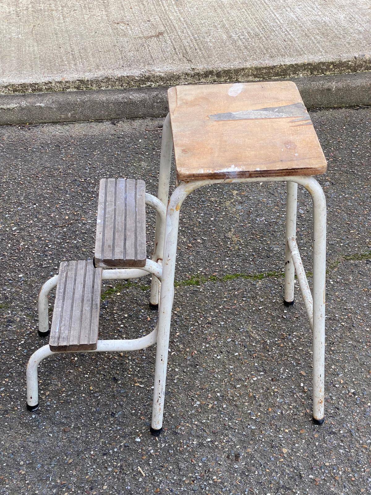 Folding wooden stool step ladder