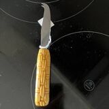 Cheese knife