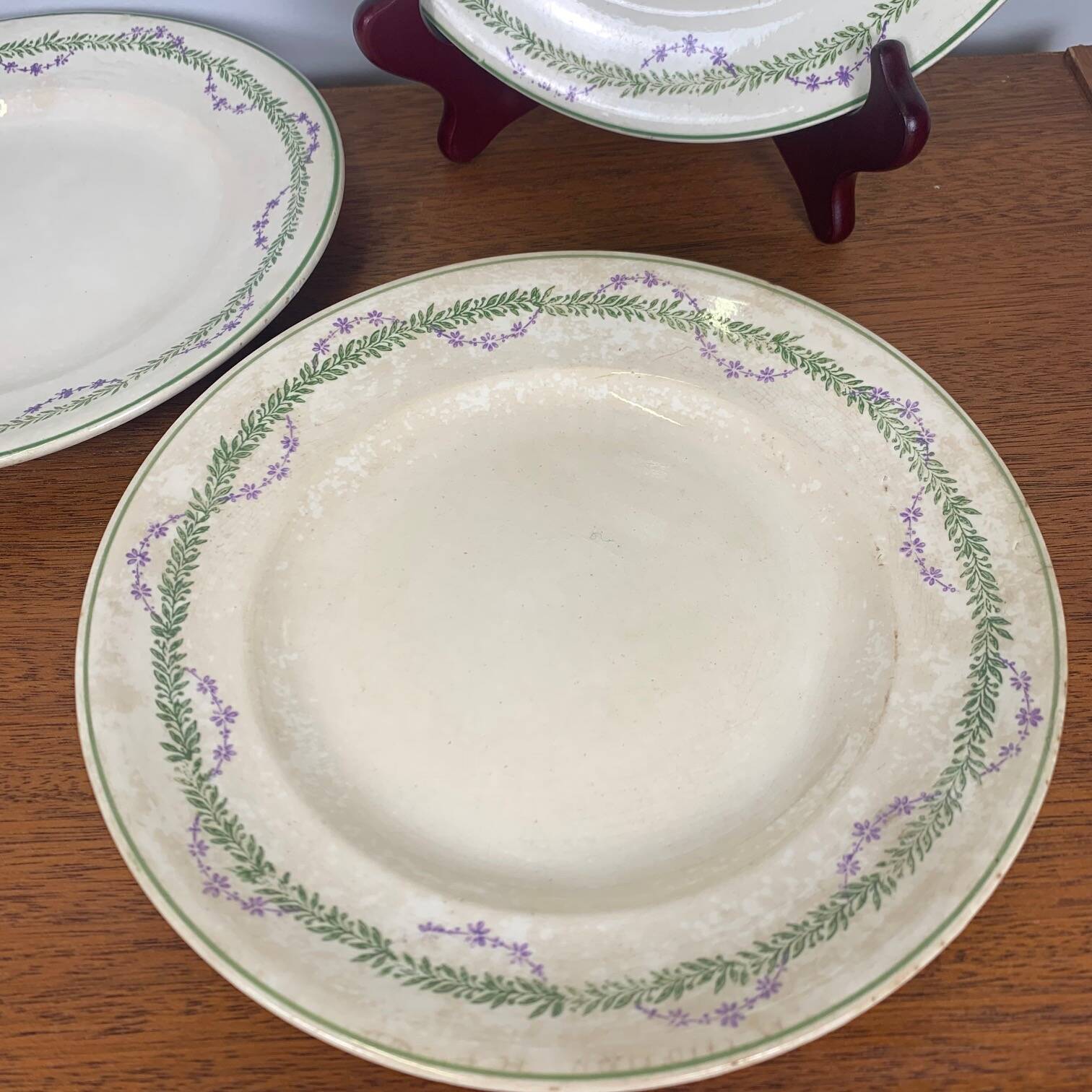 Set of 4 Longwy plates, Loridan model, early 20th century.
