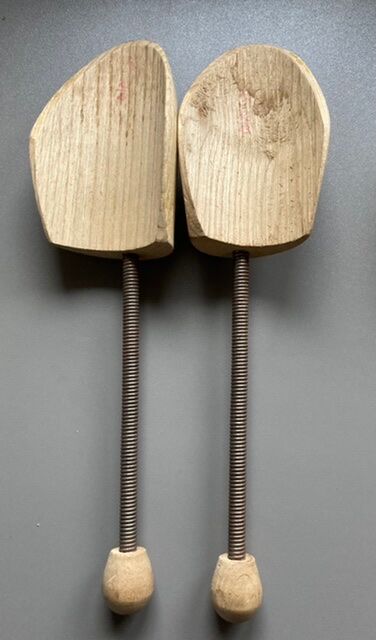 Set of 2 pairs of old shoe trees