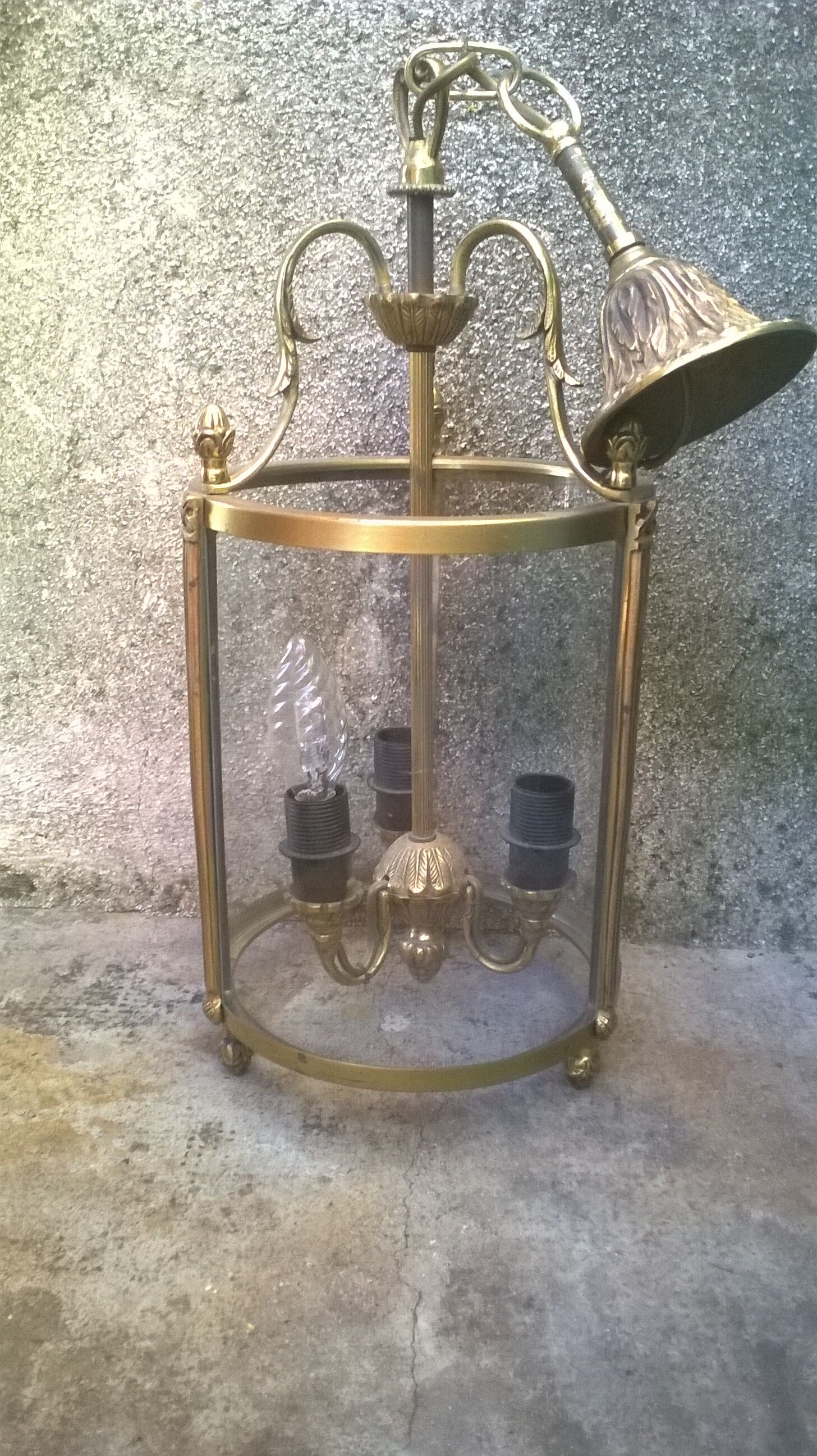Three-light vestibule lantern