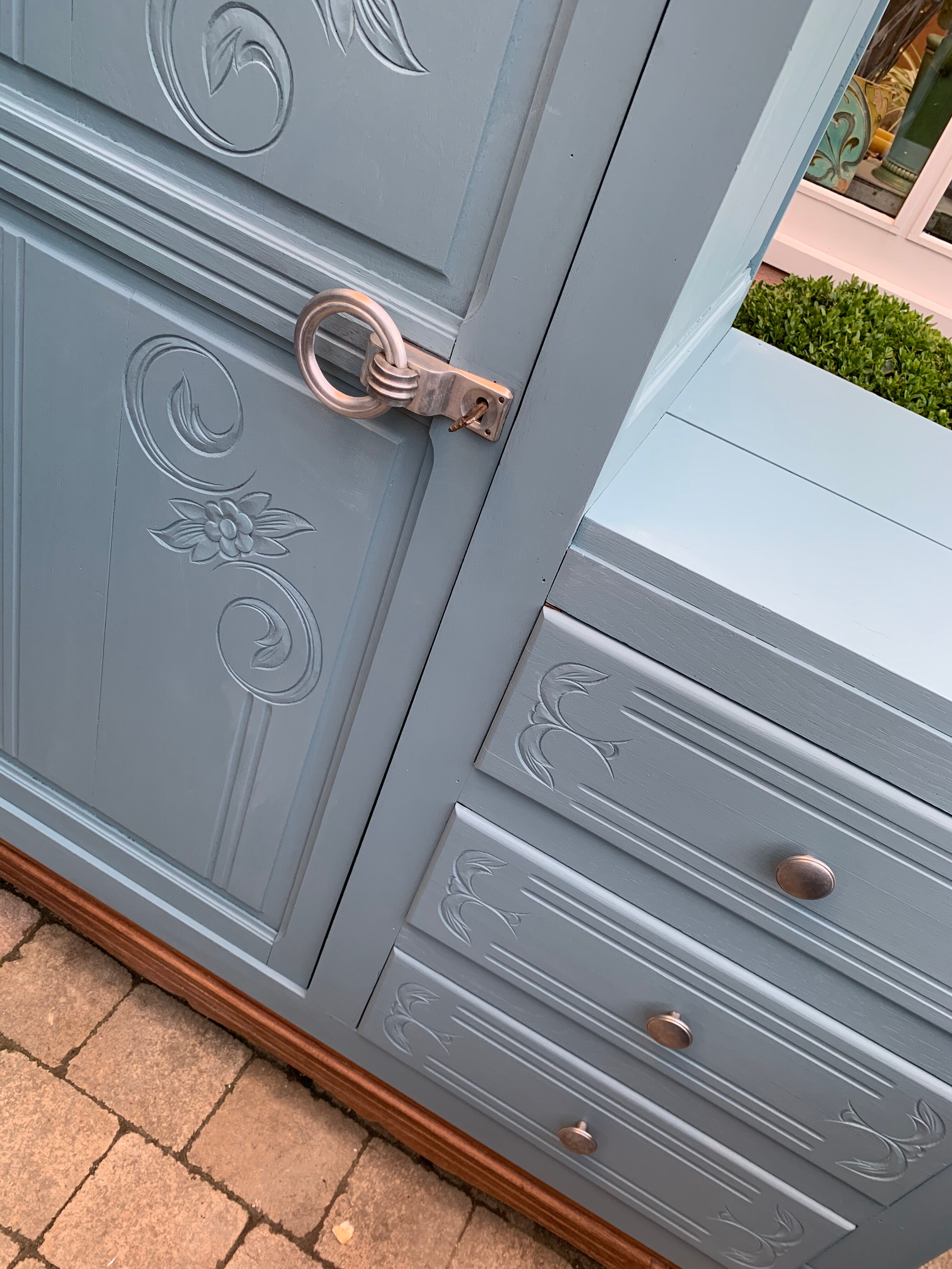 Asymmetrical Parisian wardrobe