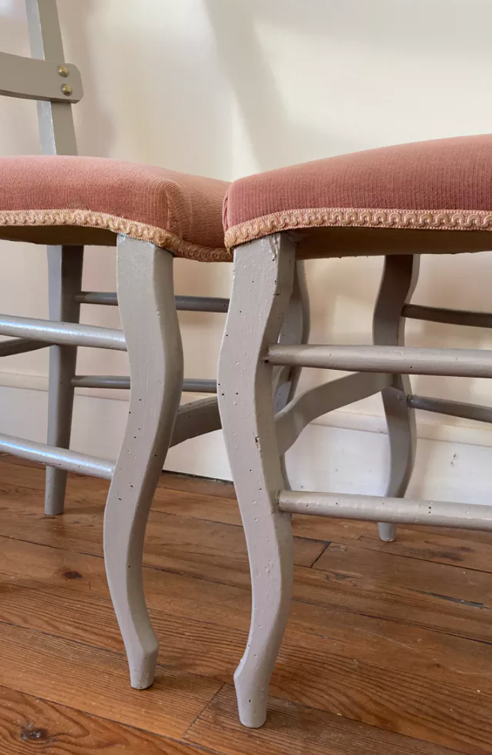 Pair of chairs in gray wood and pink velvet Louis XV style
