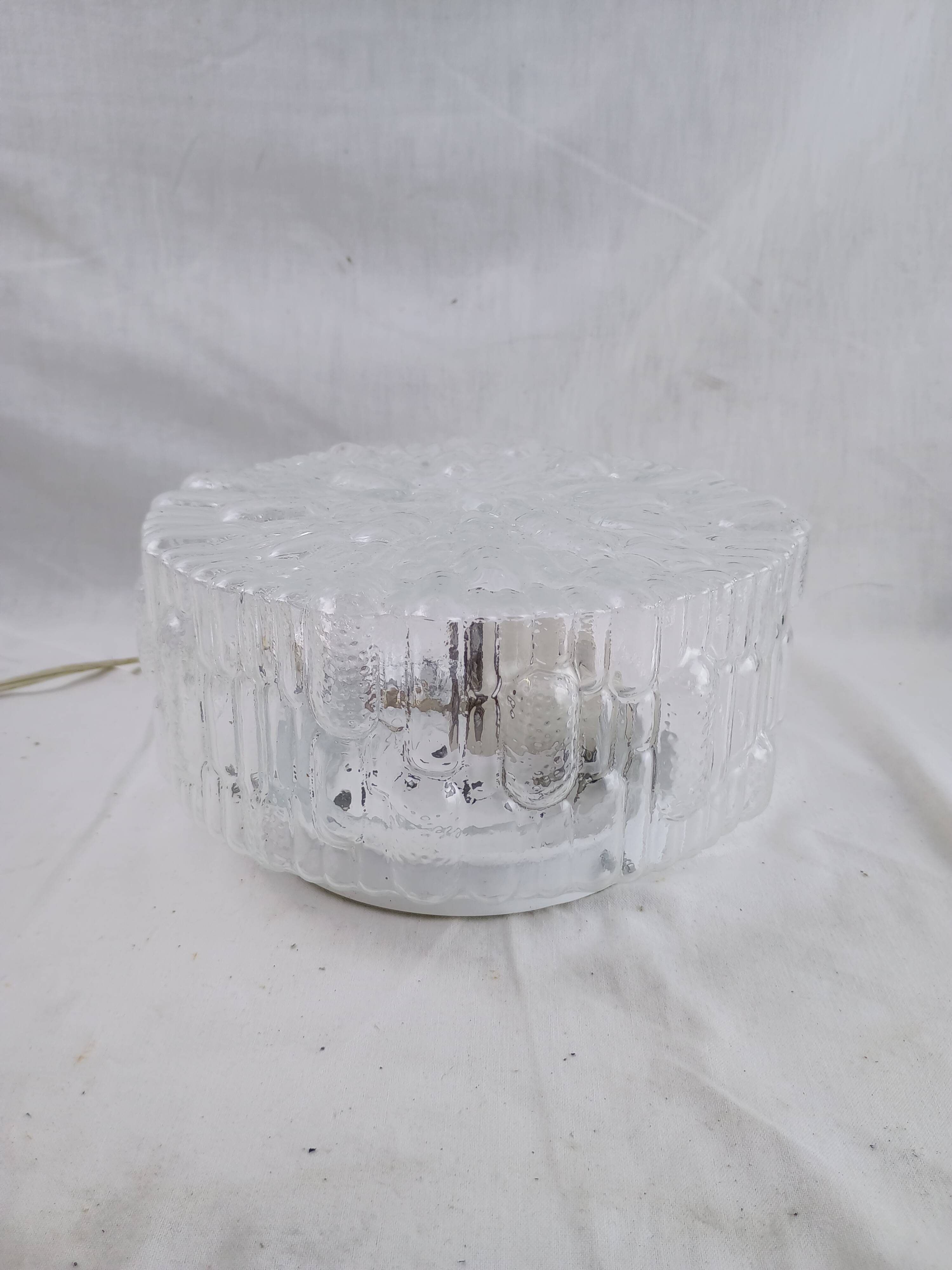 Authentic vintage french ceiling light from the 1960s, pat angem.