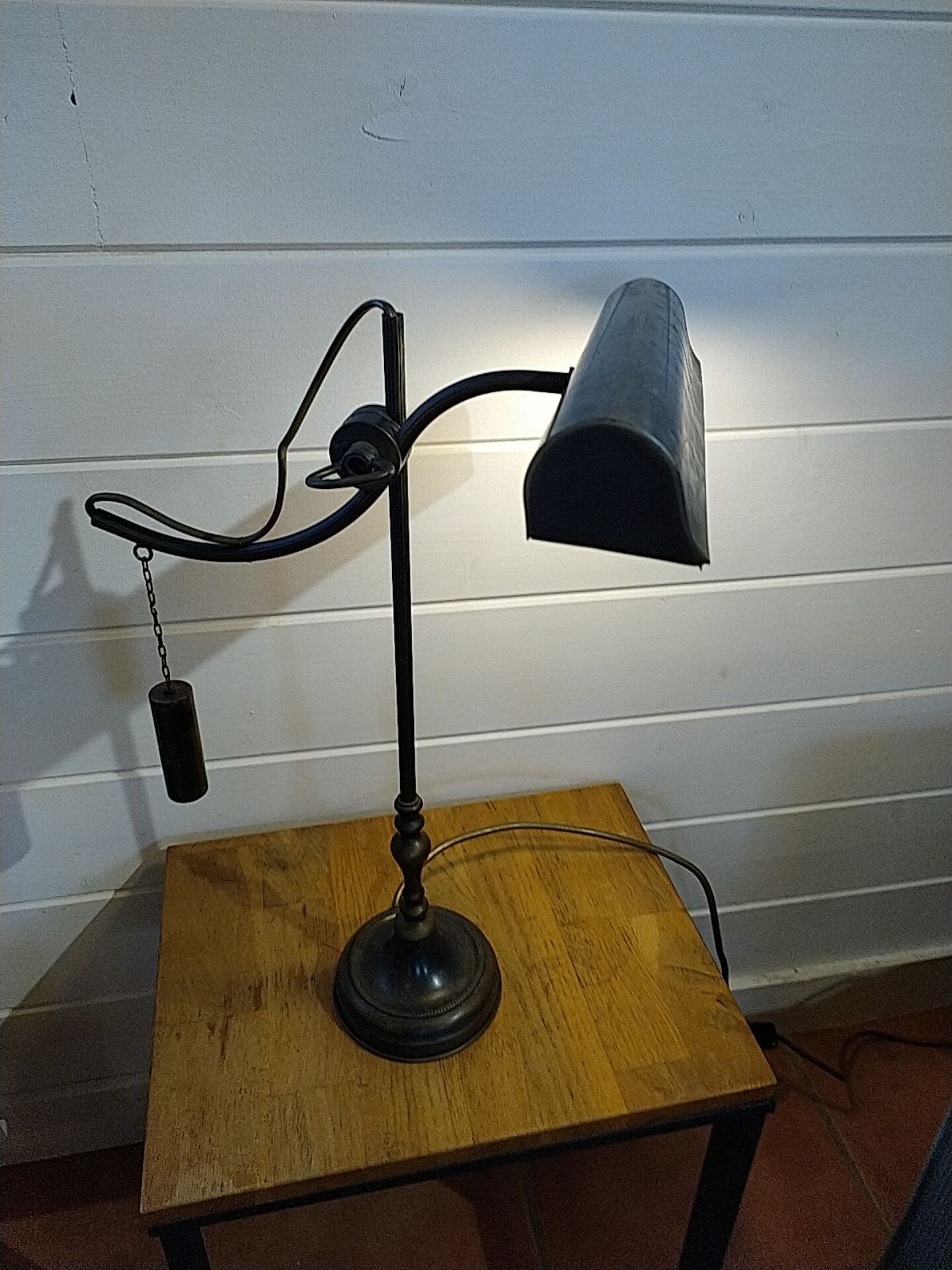 Brass balance lamp. Delmas.