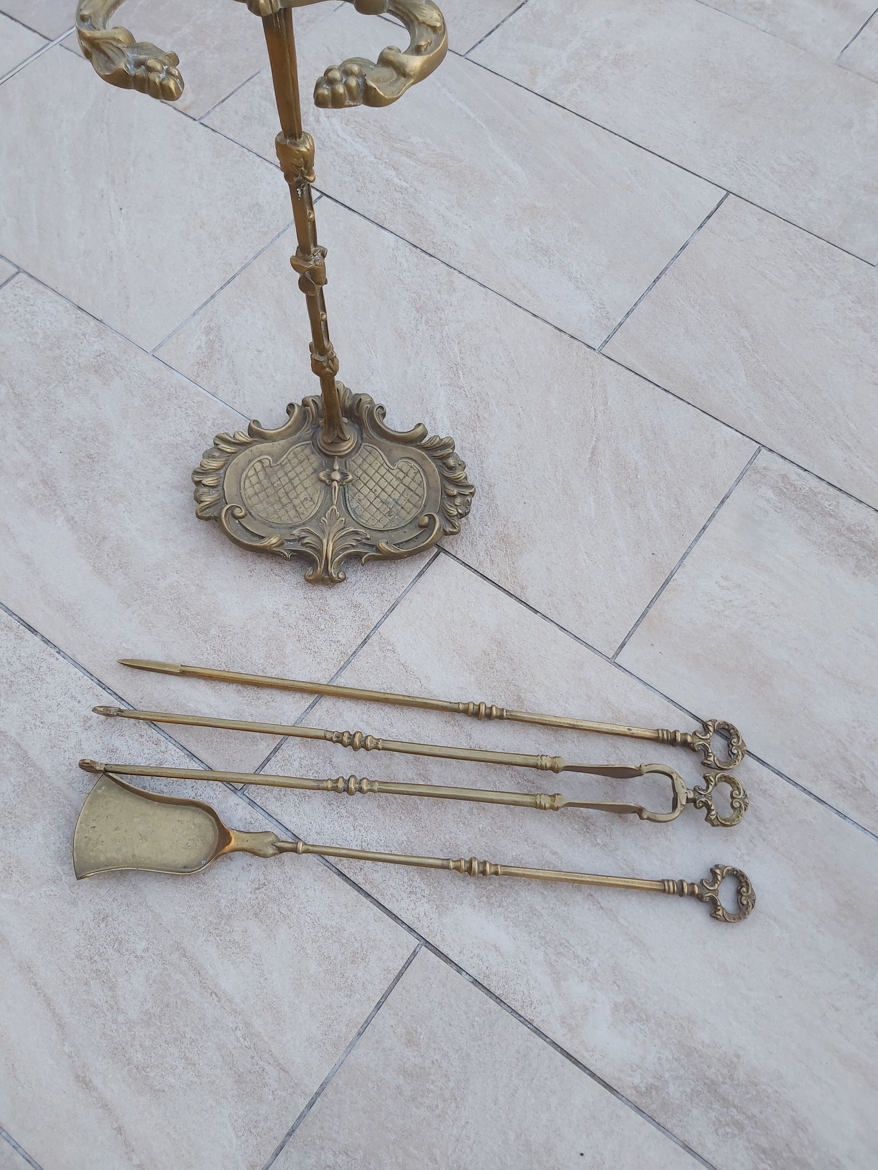 Bronze fireplace servant