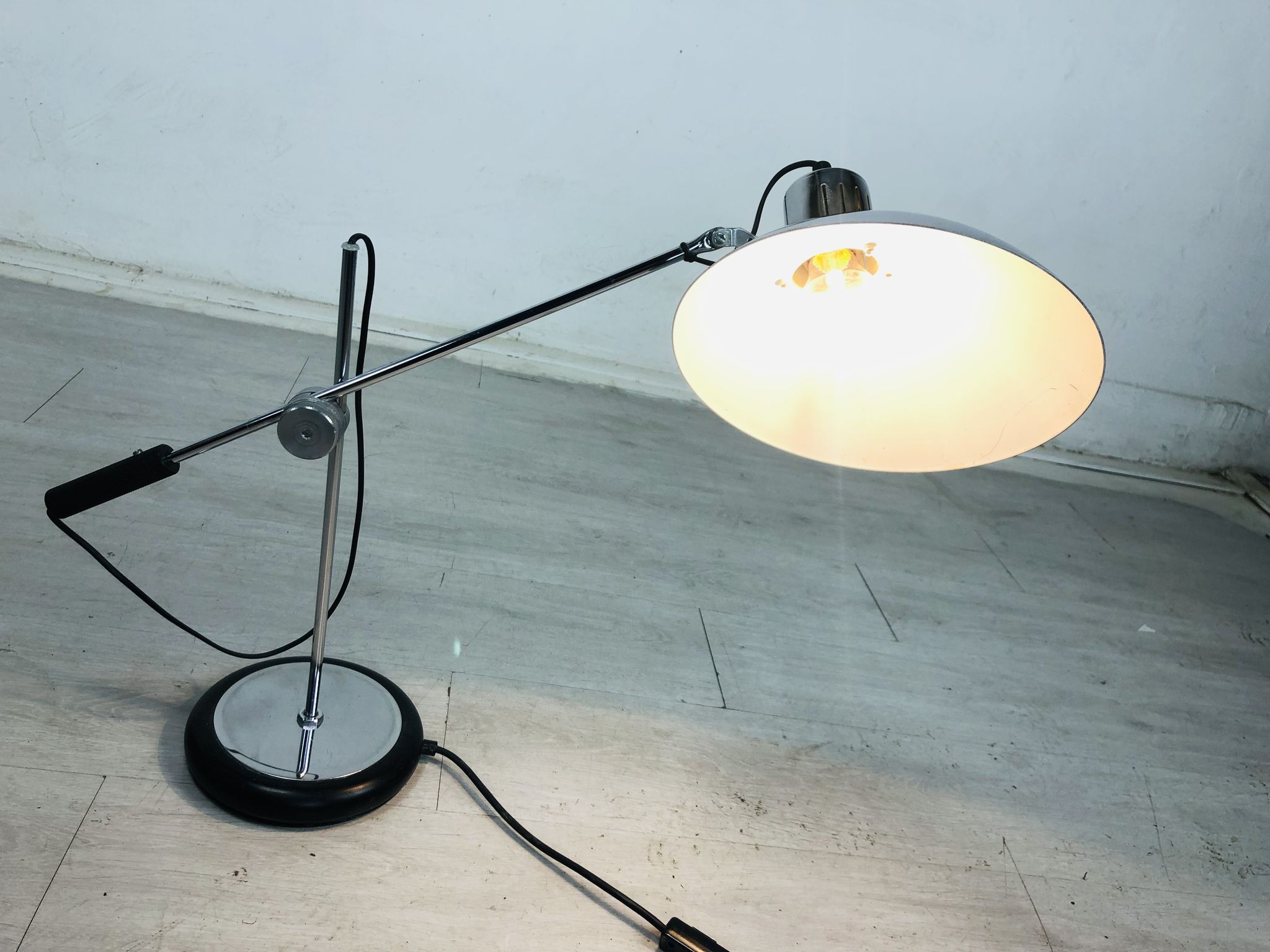 Grande lampe chromée