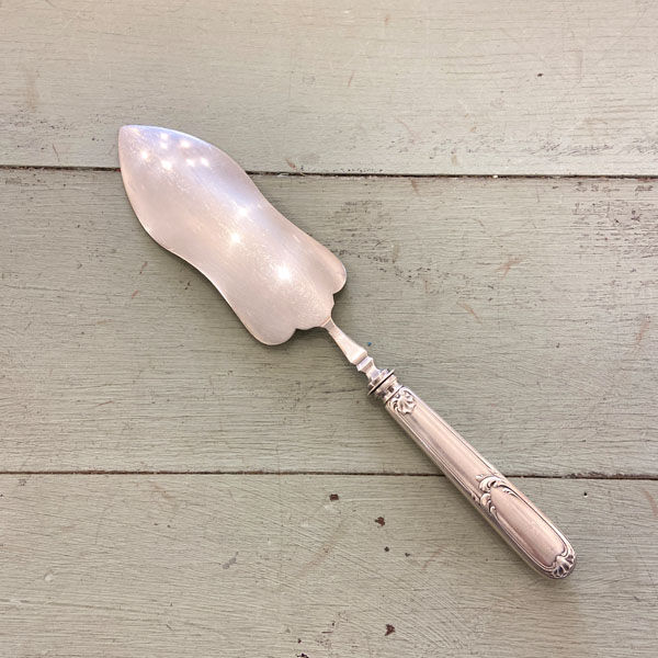 Cake shovel, pie, silver metal fish