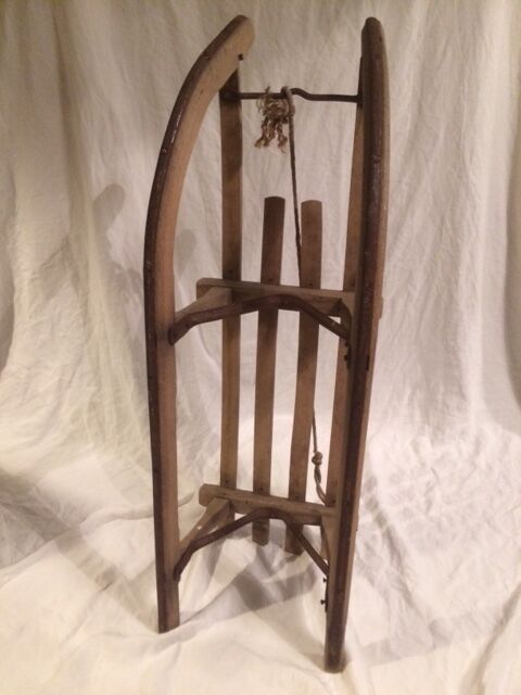 Luge vintage en bois une personne