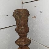 Ancien départ d'escalier ou poteau en fonte
