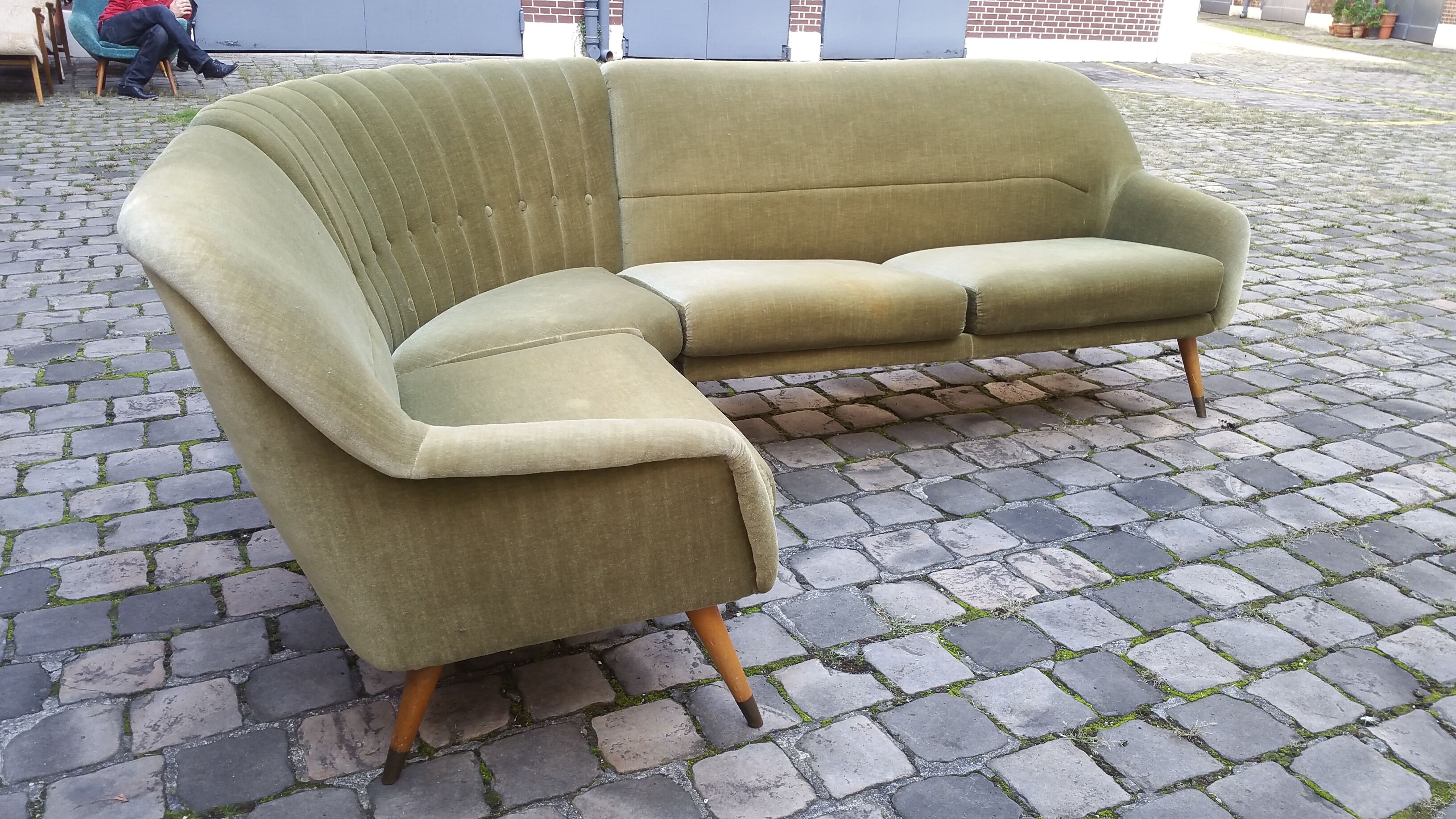 Danish chair club organic years soft 50 green glossy