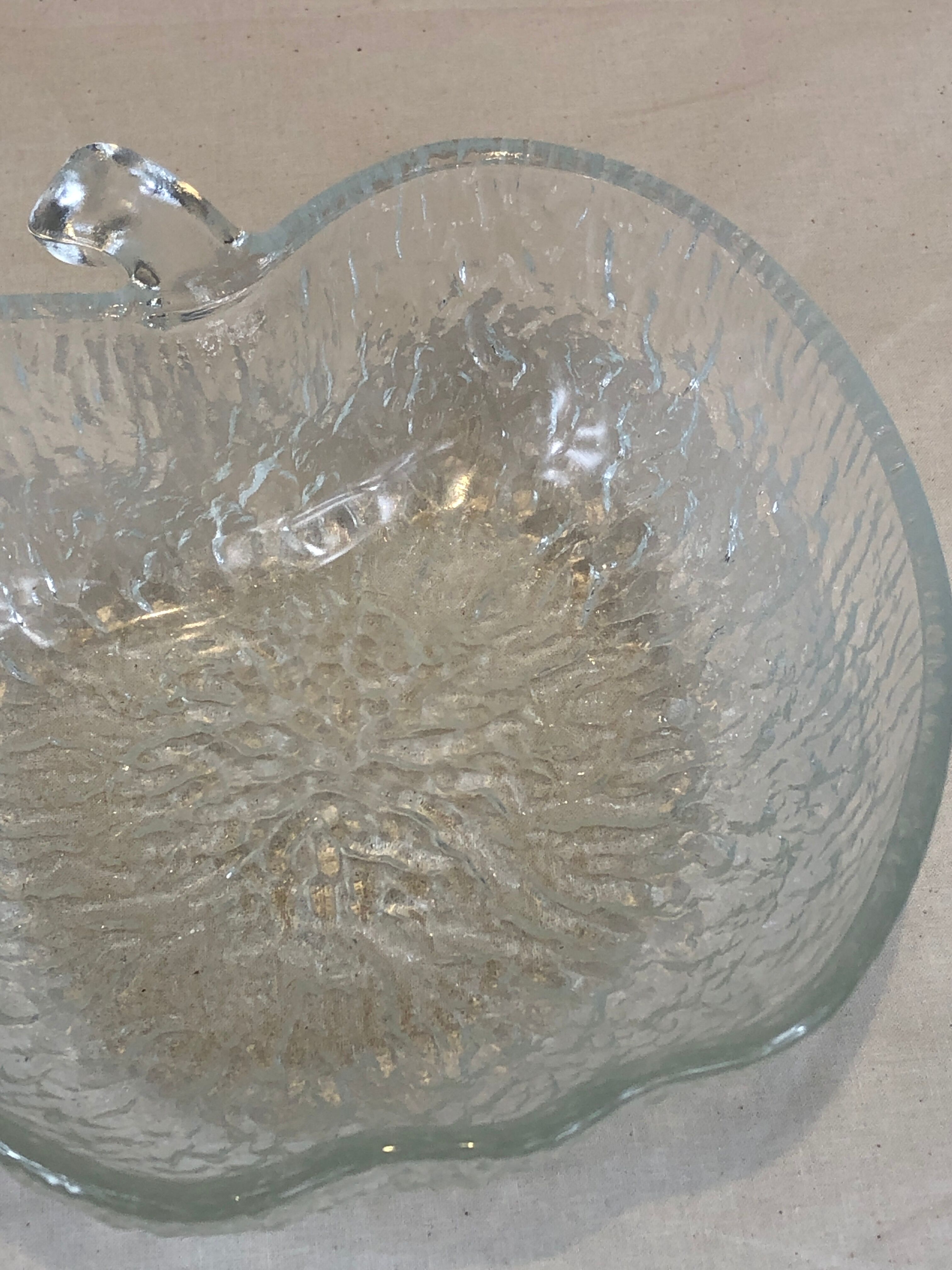 Salad bowl and cups set in molded glass, apple shape