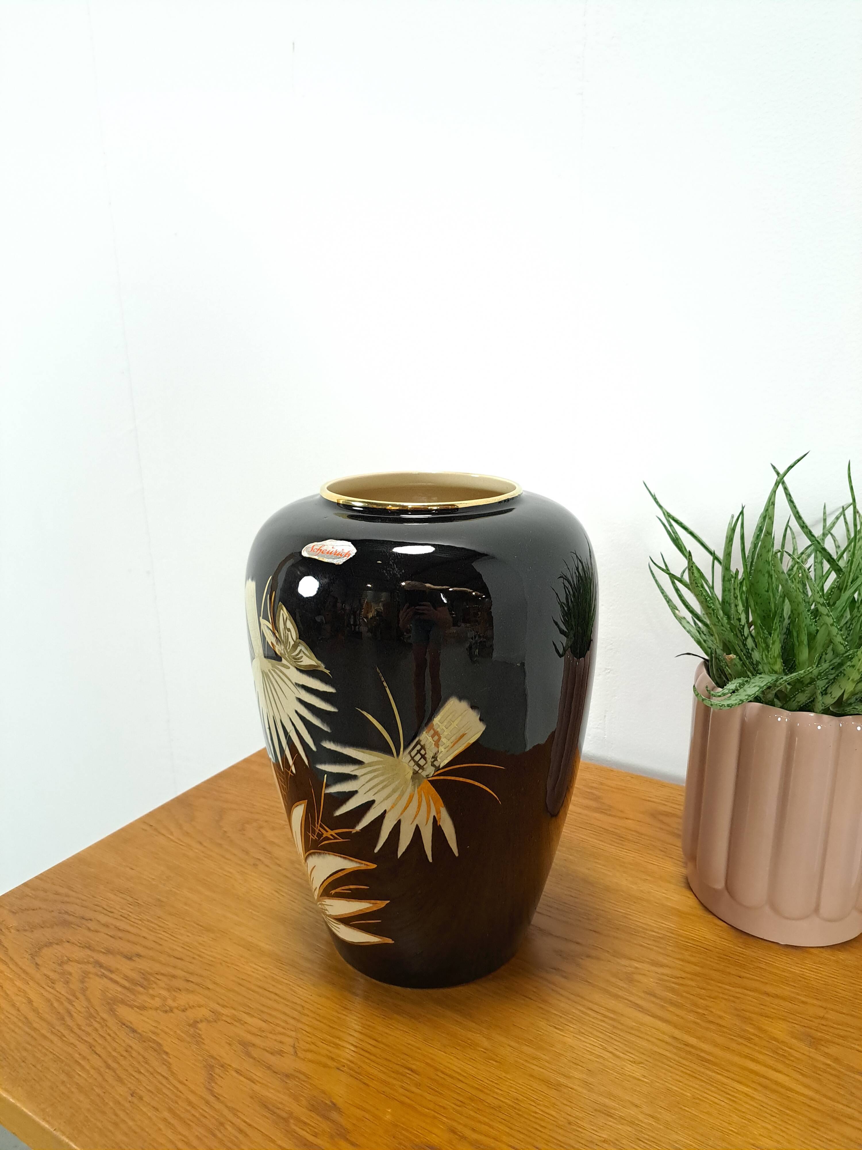 Porseleinen  vintage zwarte vaas Foreign, Scheurich, met gouden details en graan