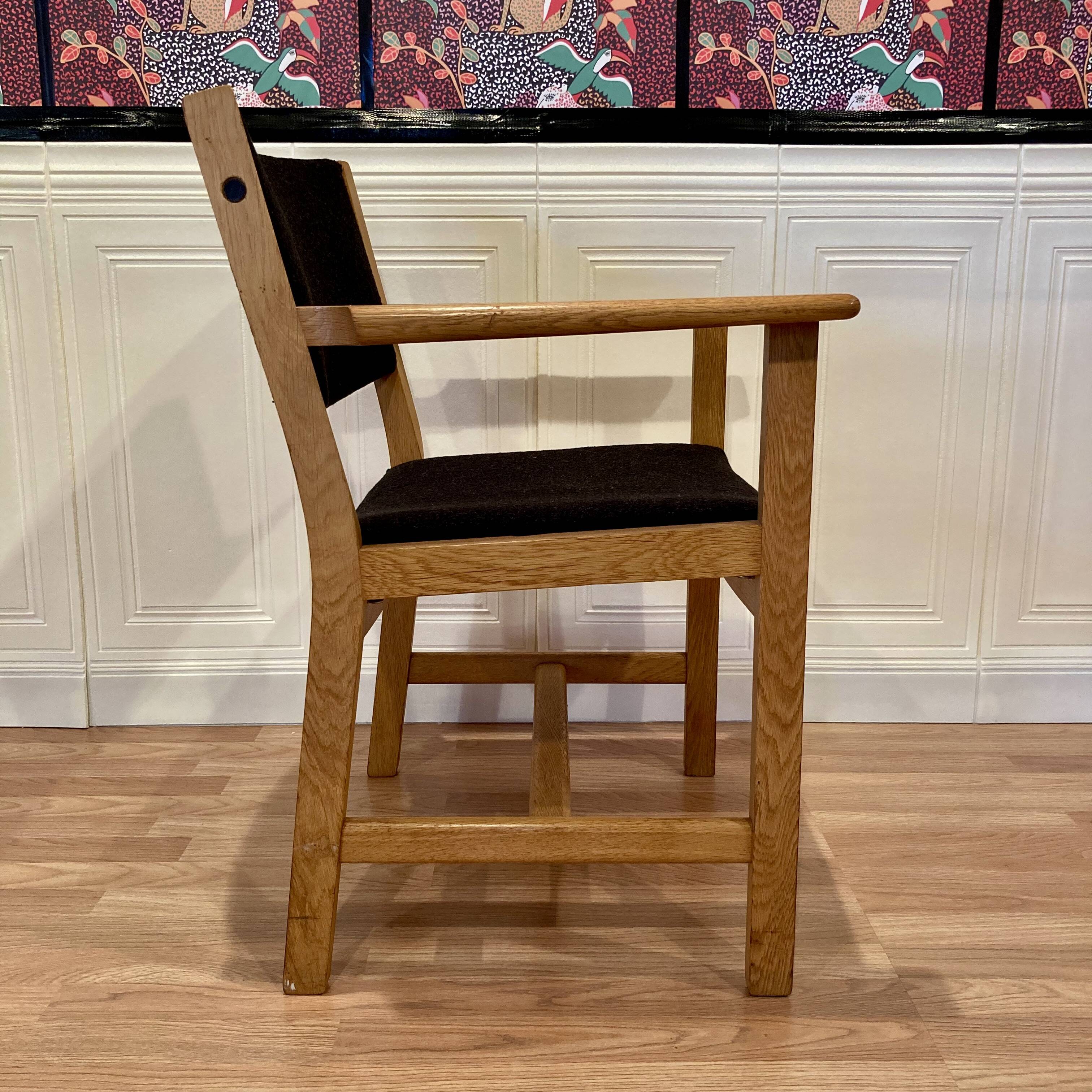 Set of 4 armchairs stamped Hans Wegner "Scandinavian design" 1960.